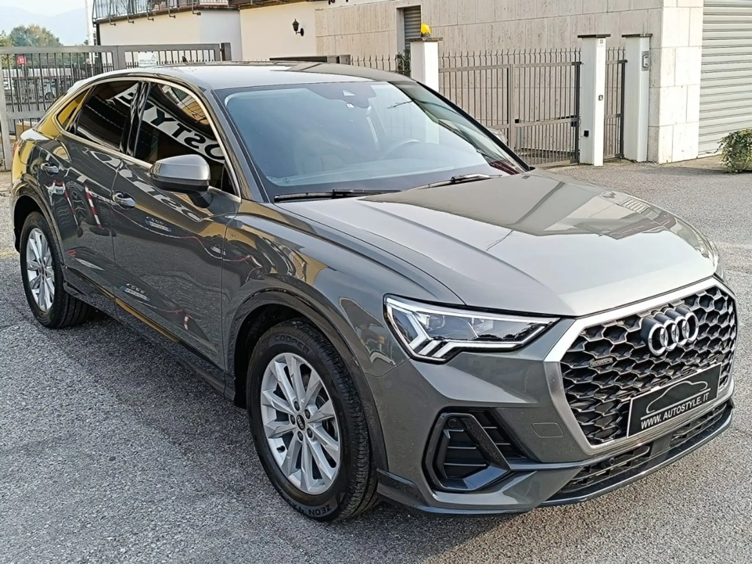 Audi - Q3