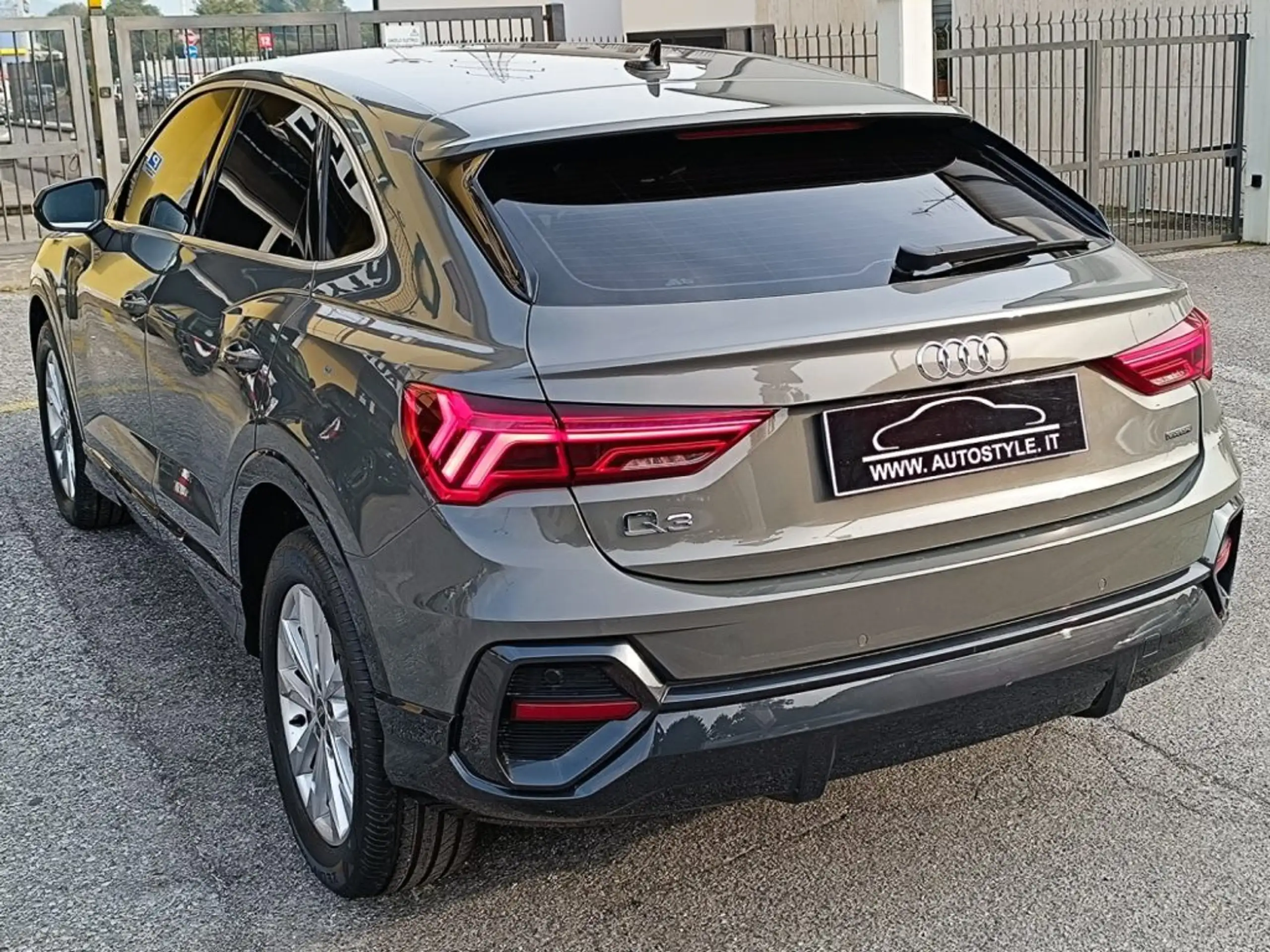 Audi - Q3