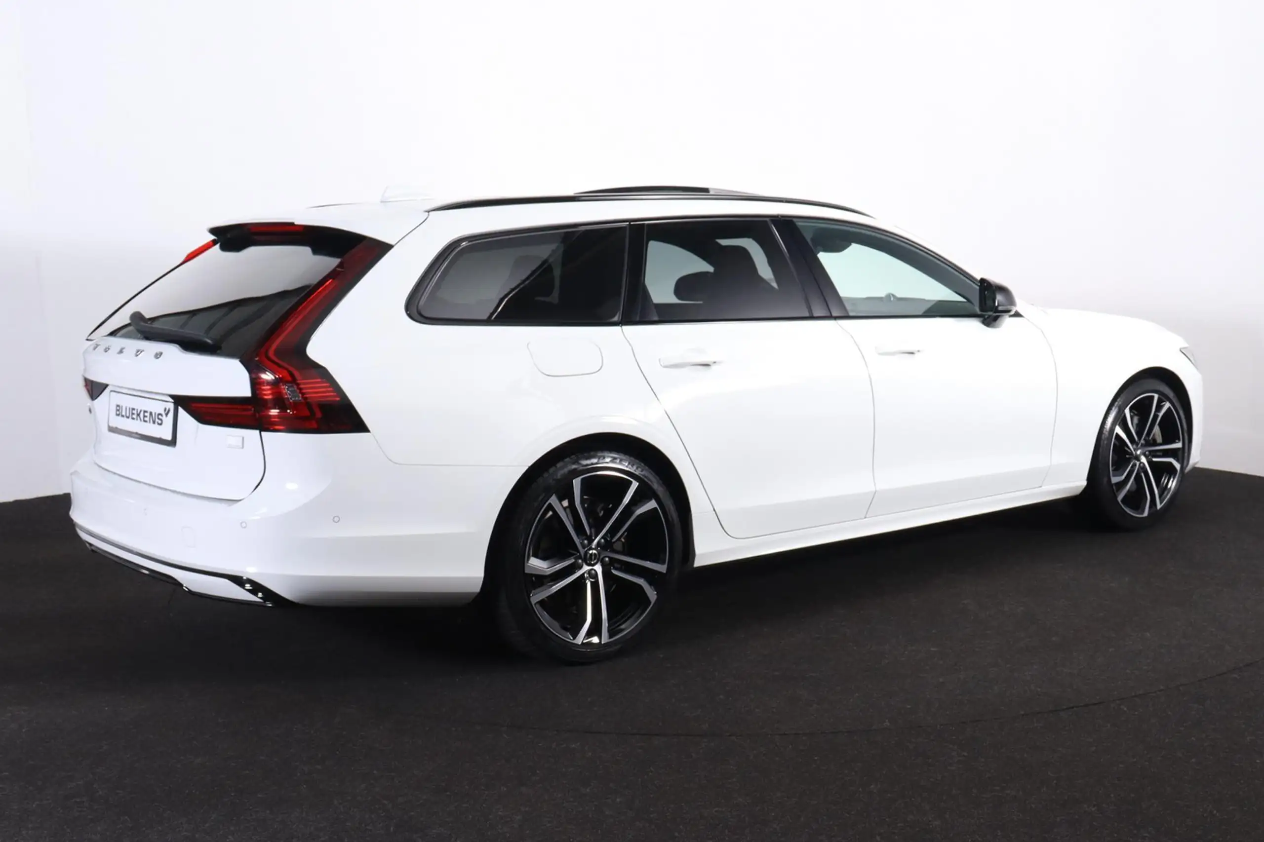 Volvo - V90