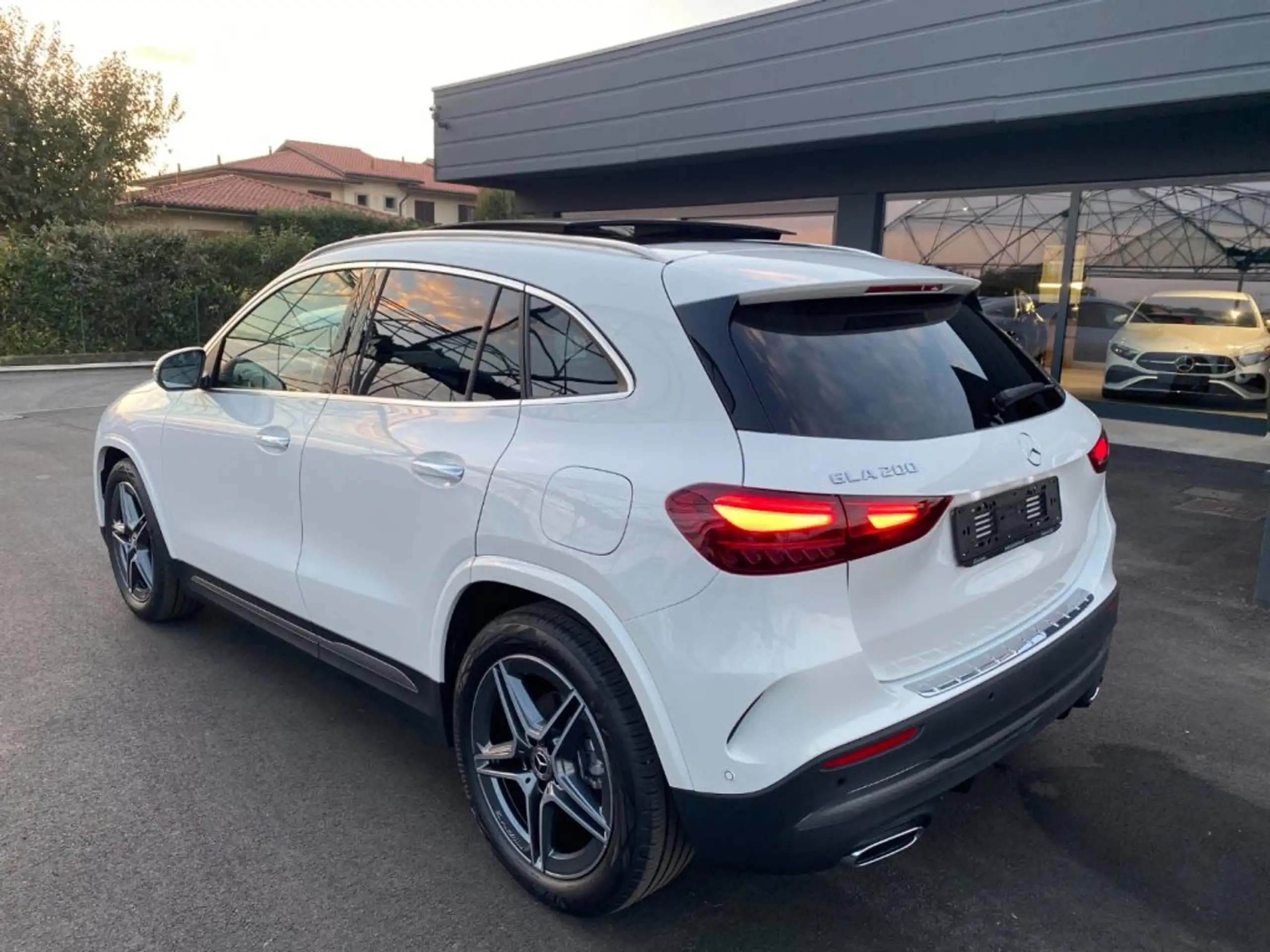 Mercedes-Benz - GLA 200