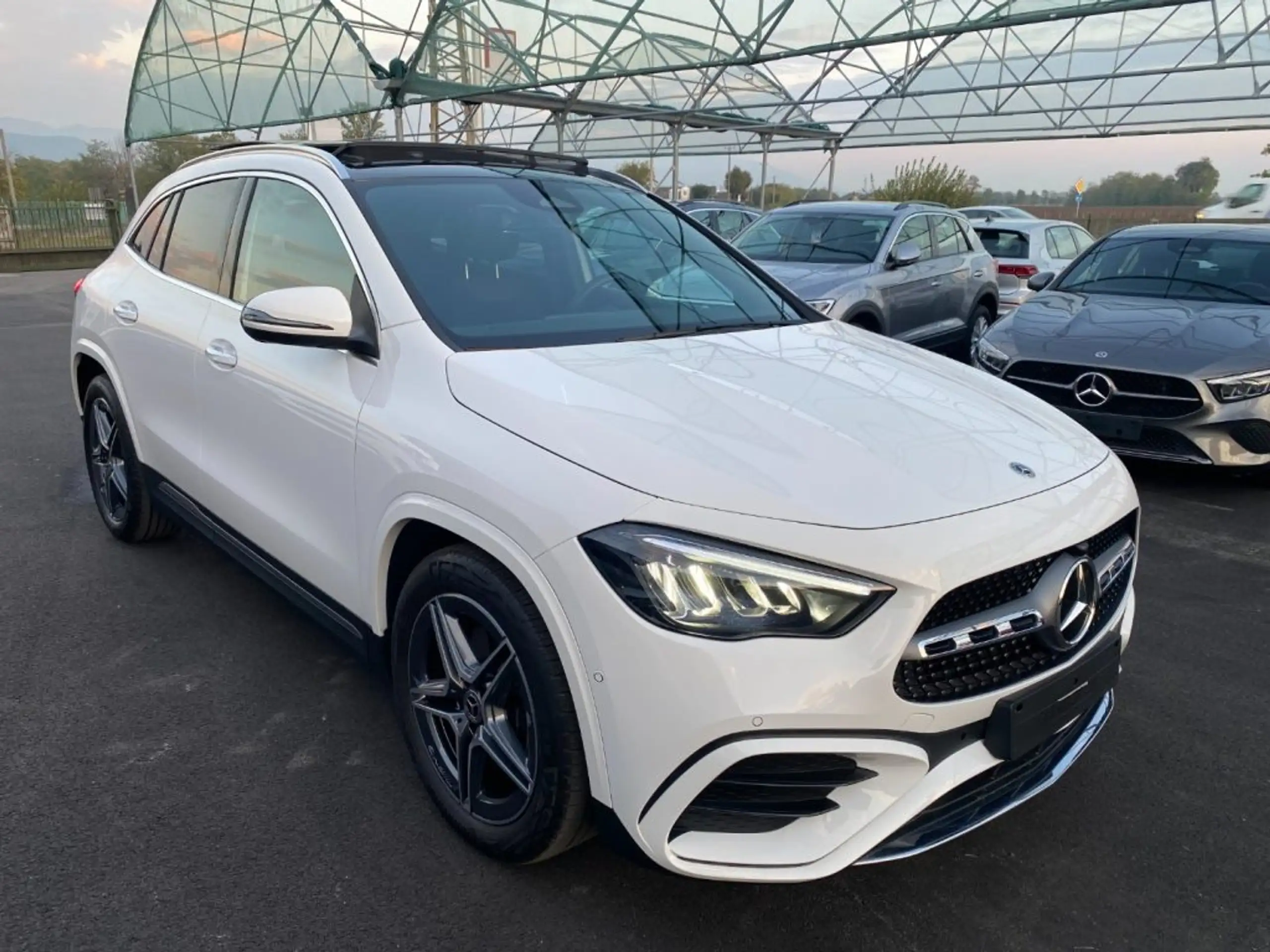 Mercedes-Benz - GLA 200