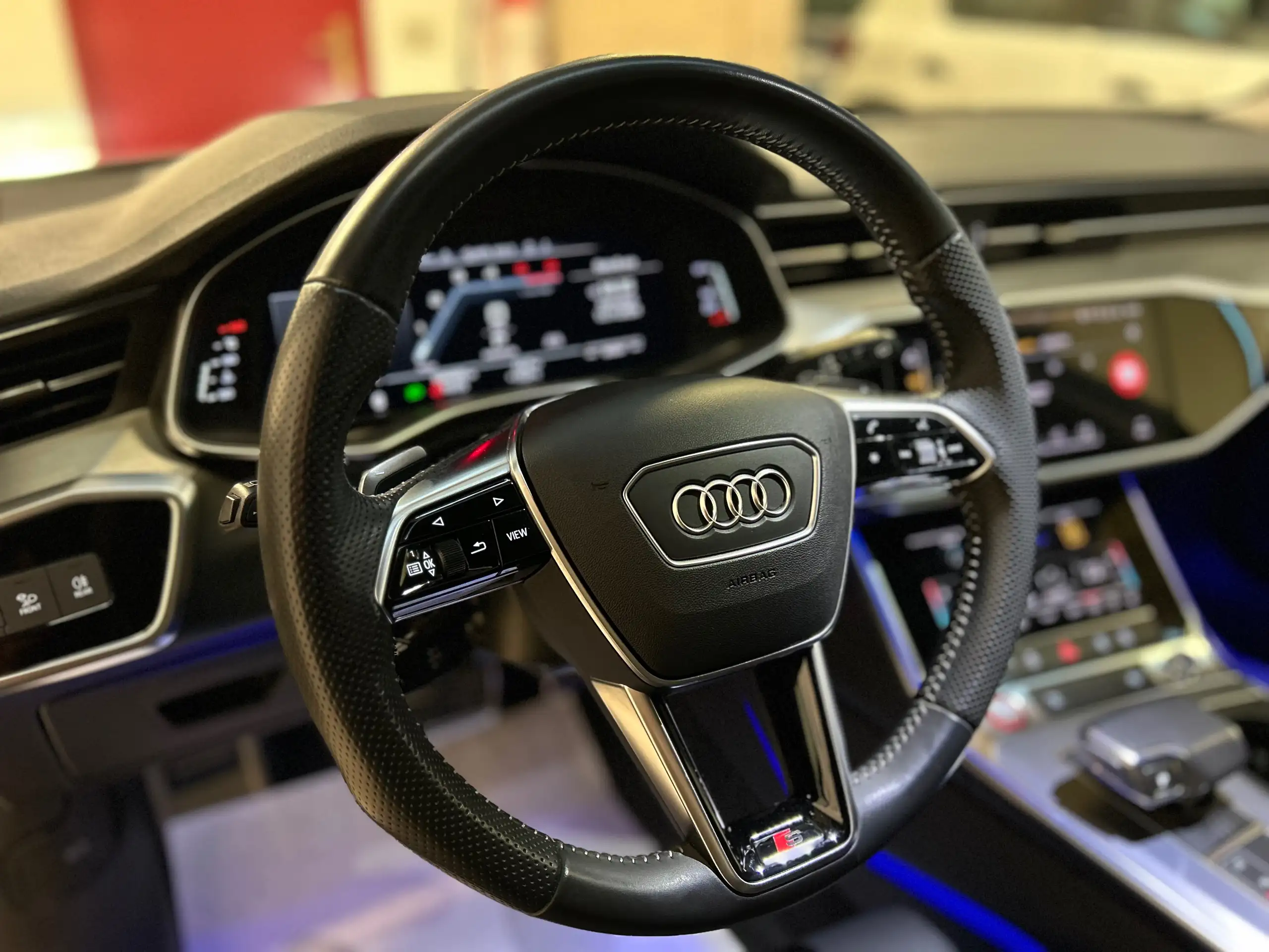 Audi - S6