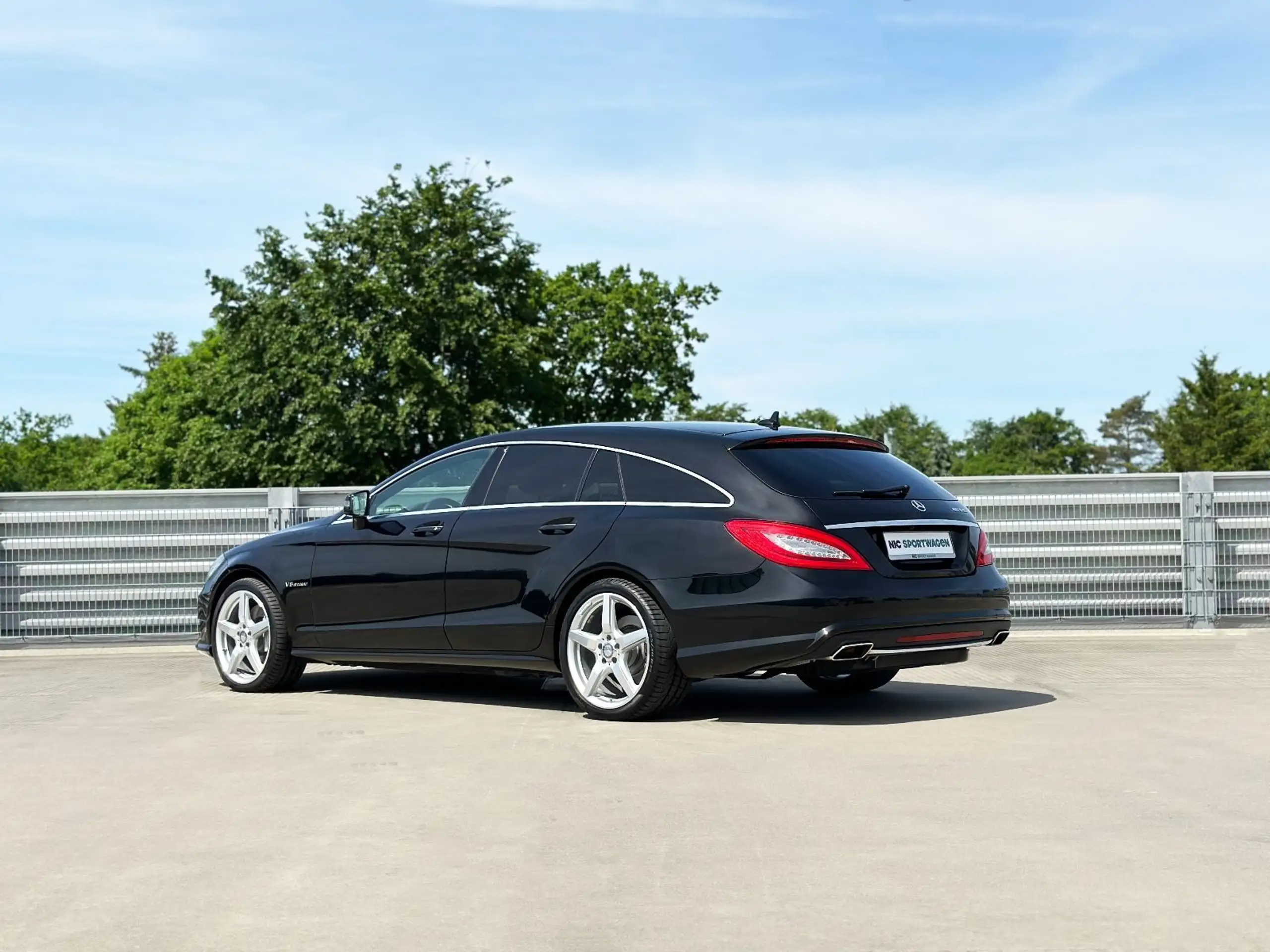 Mercedes-Benz - CLS 500