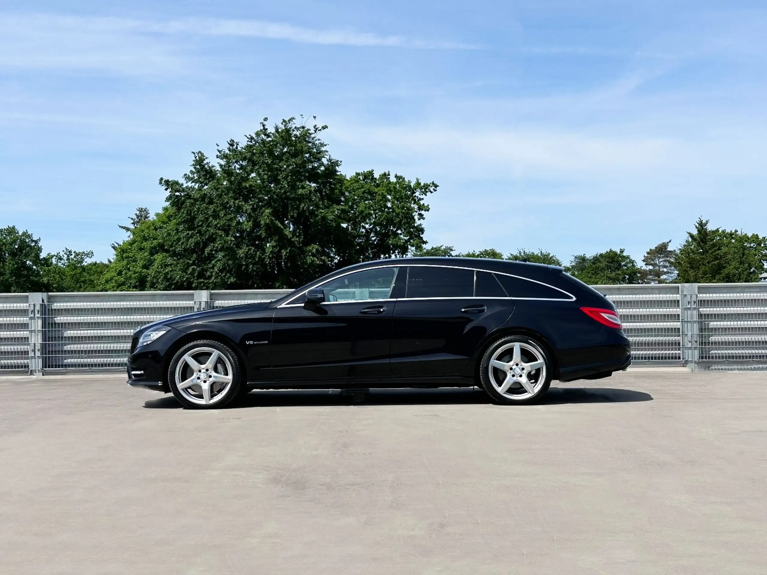 Mercedes-Benz - CLS 500