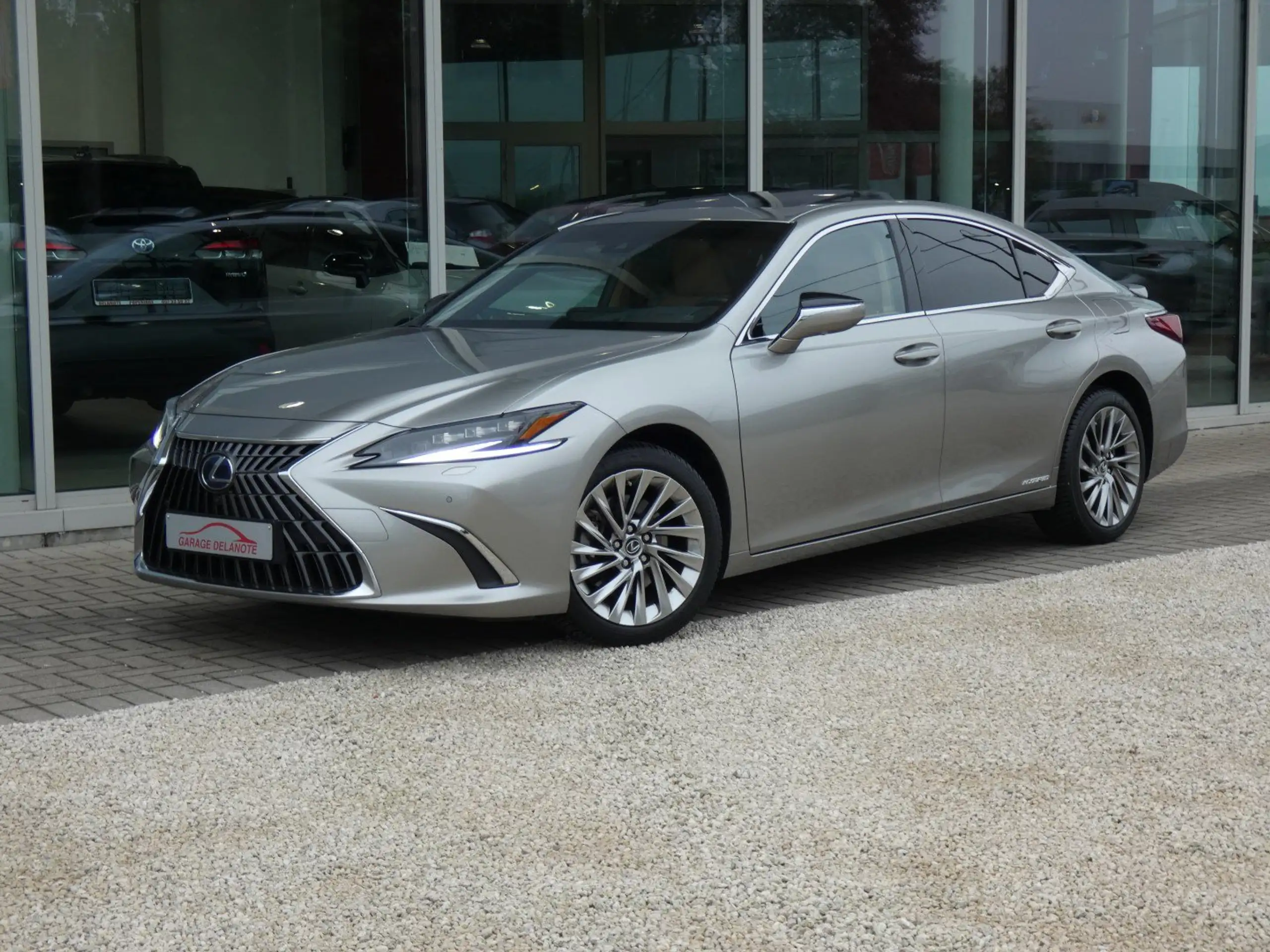 Lexus - ES 300