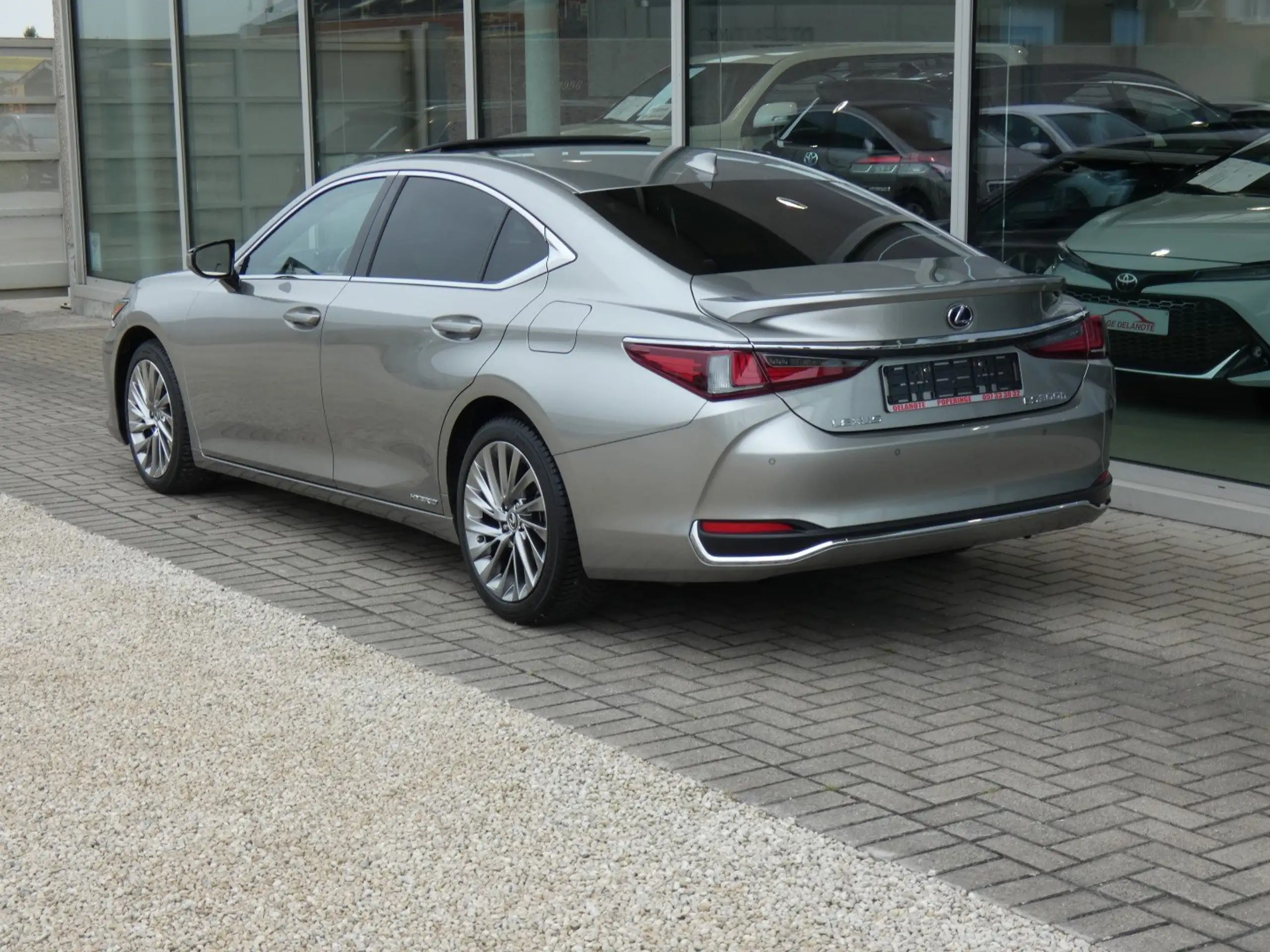 Lexus - ES 300