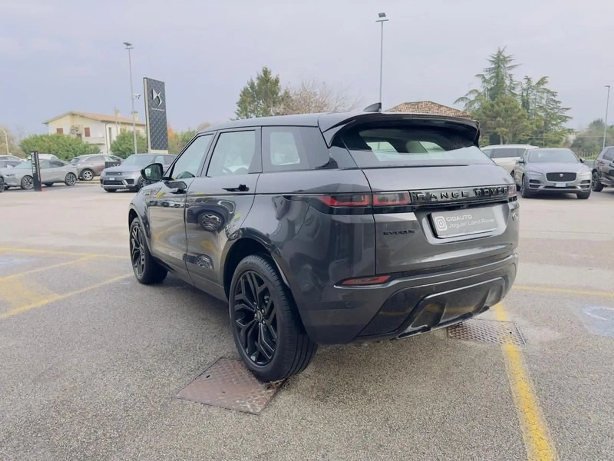 Land Rover - Range Rover Evoque