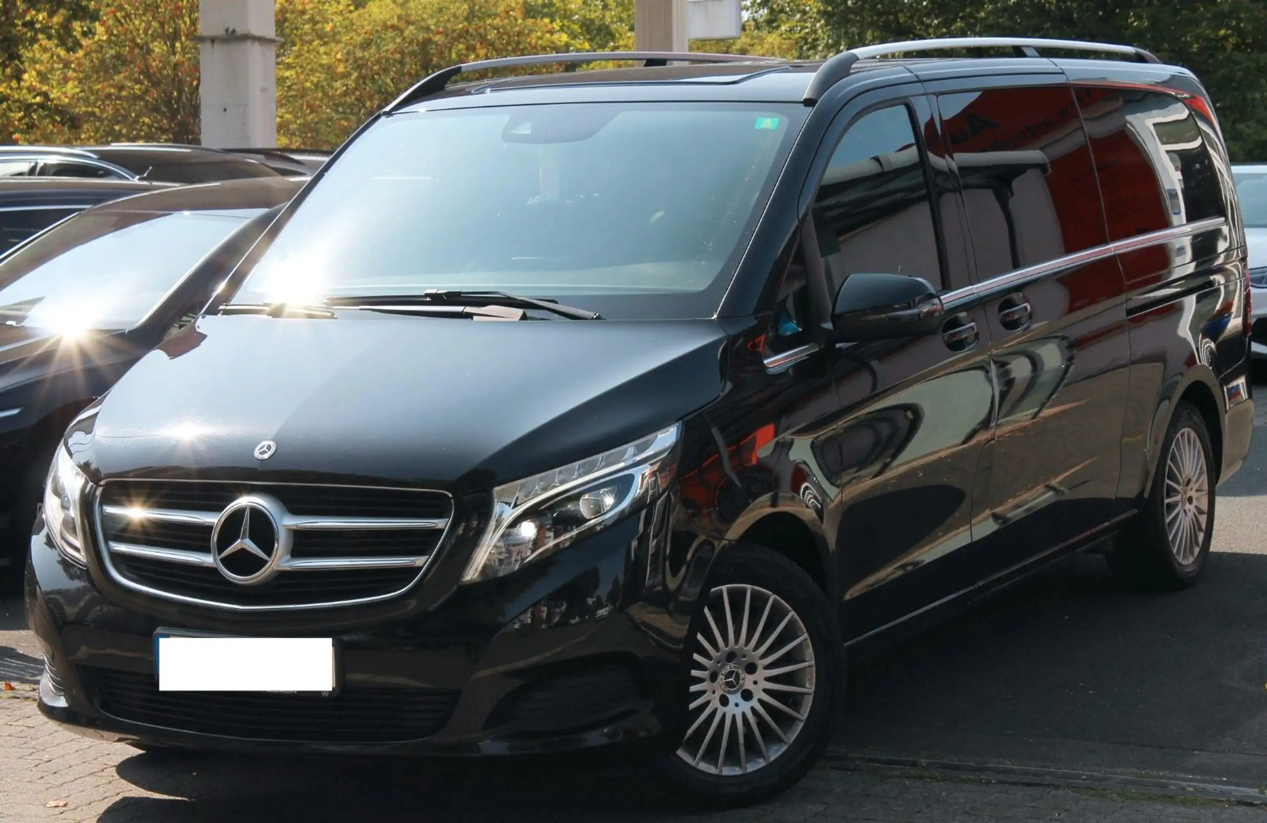 Mercedes-Benz - V 250