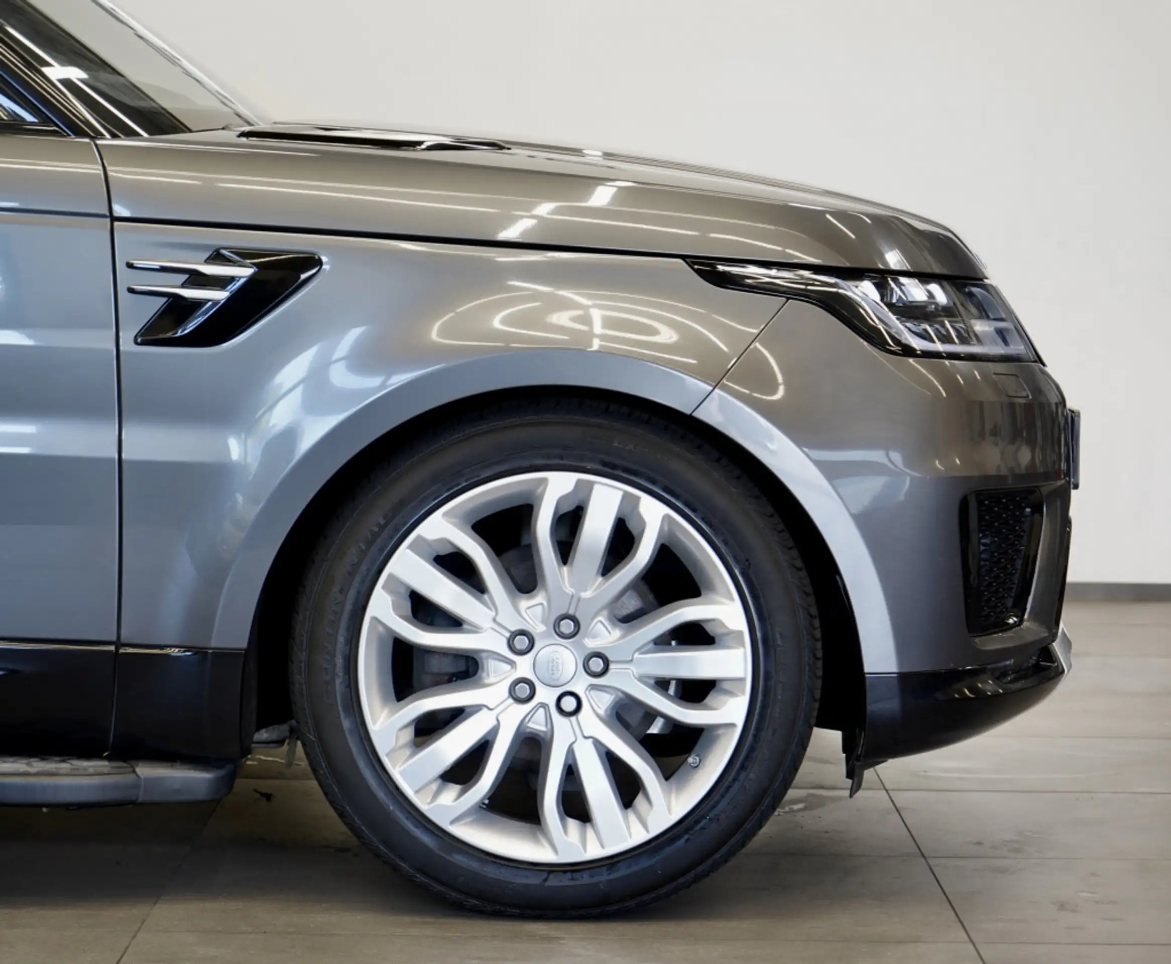 Land Rover - Range Rover Sport