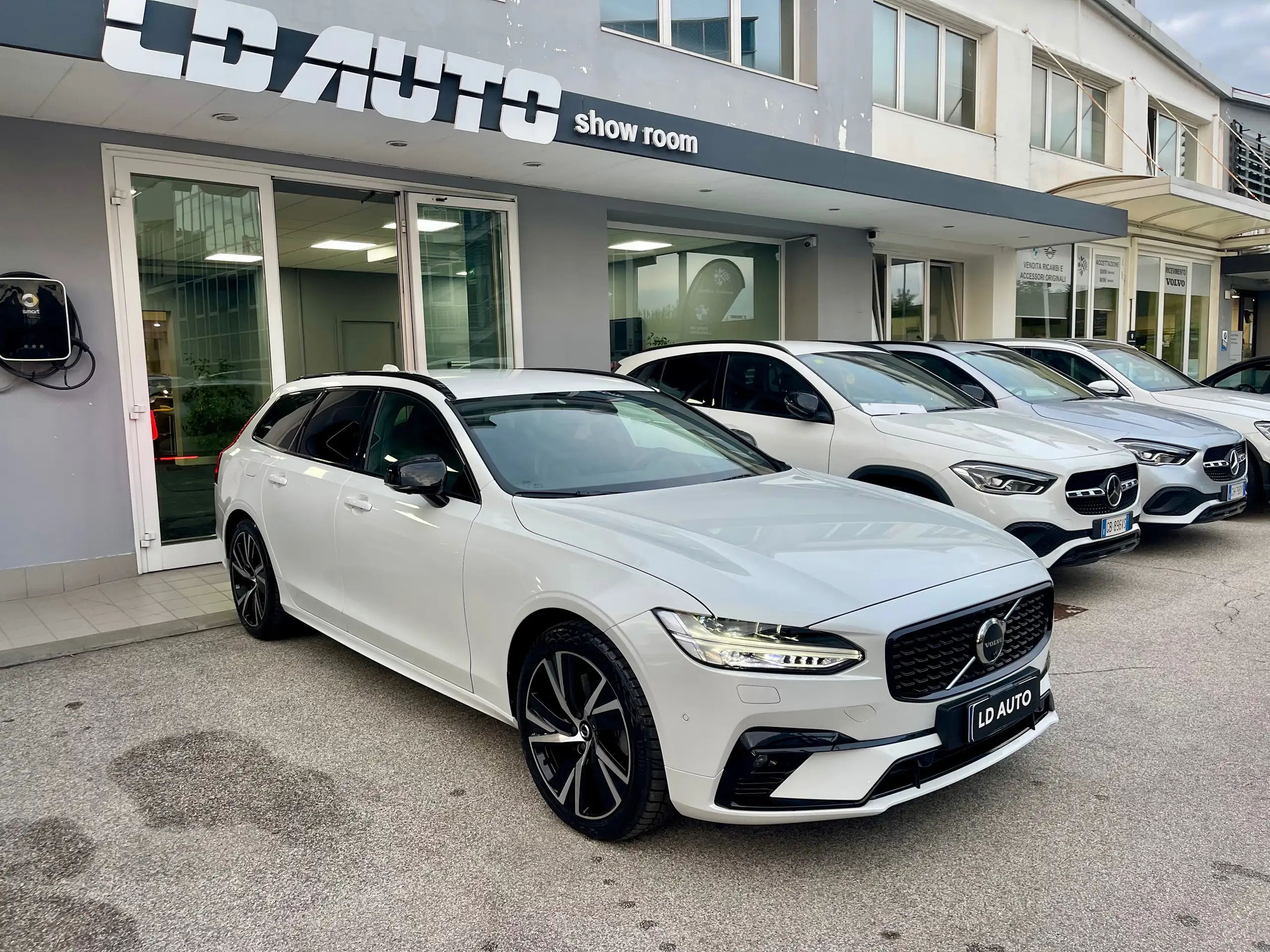 Volvo - V90