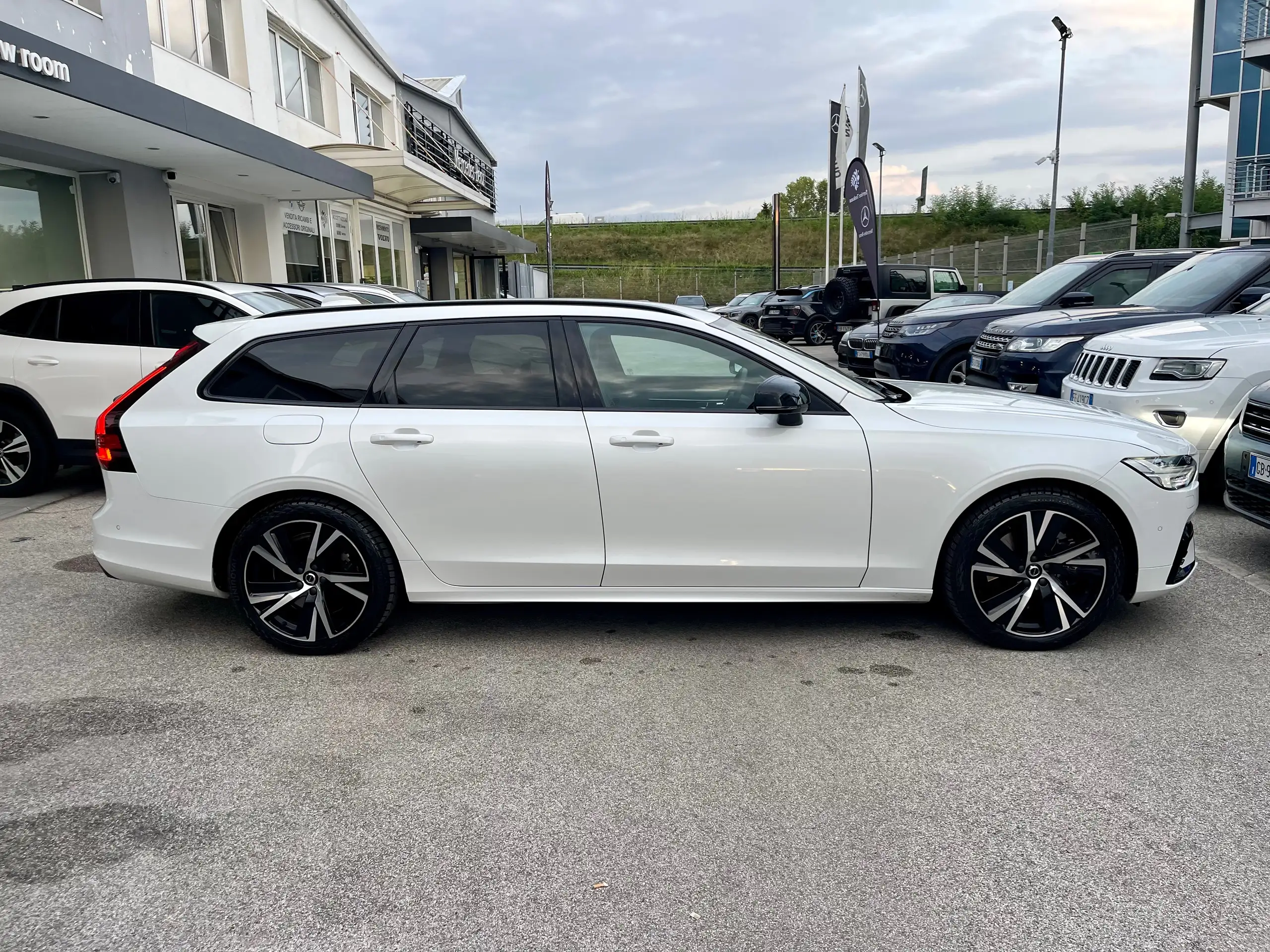 Volvo - V90