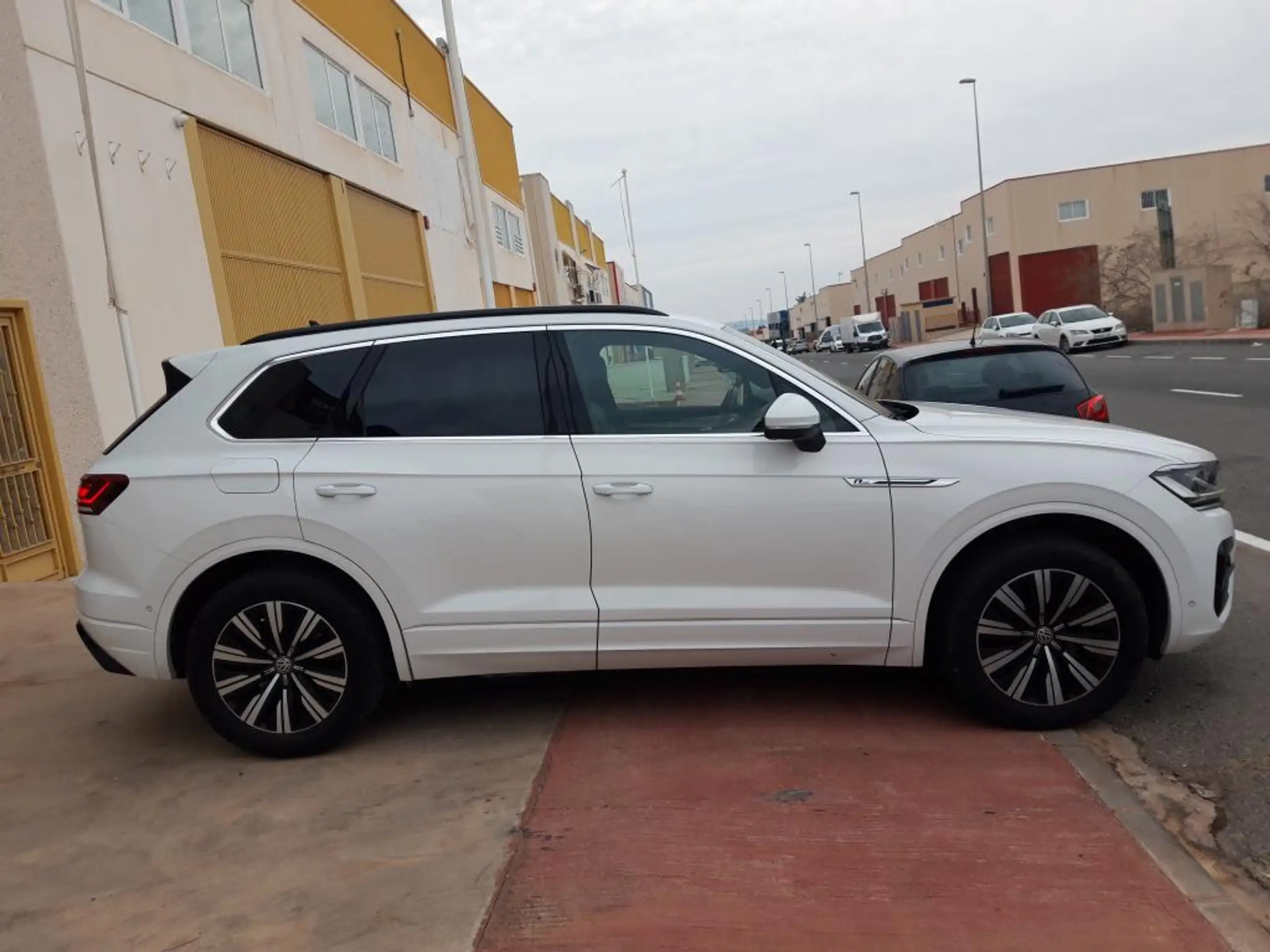 Volkswagen - Touareg