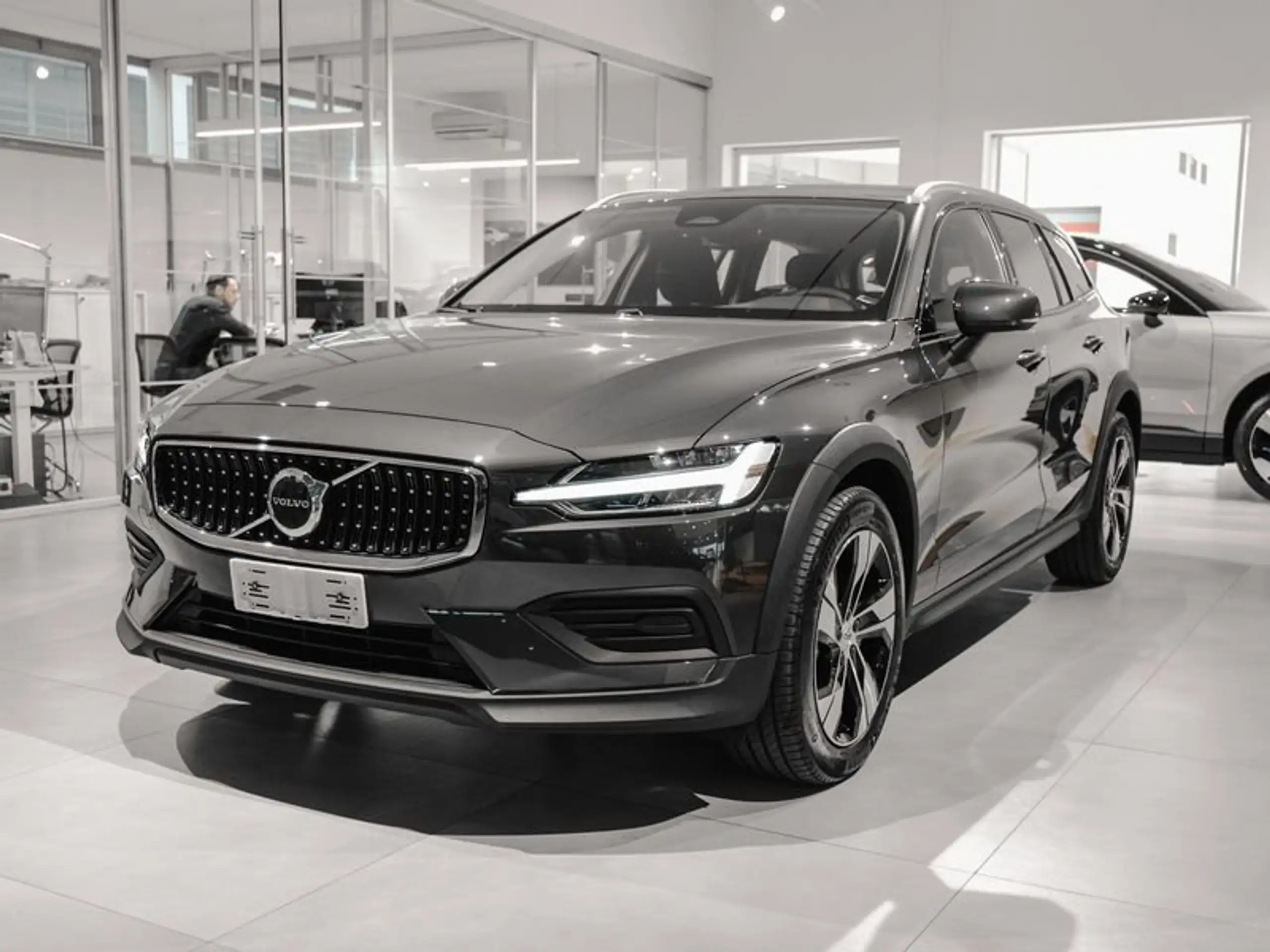 Volvo - V60 Cross Country