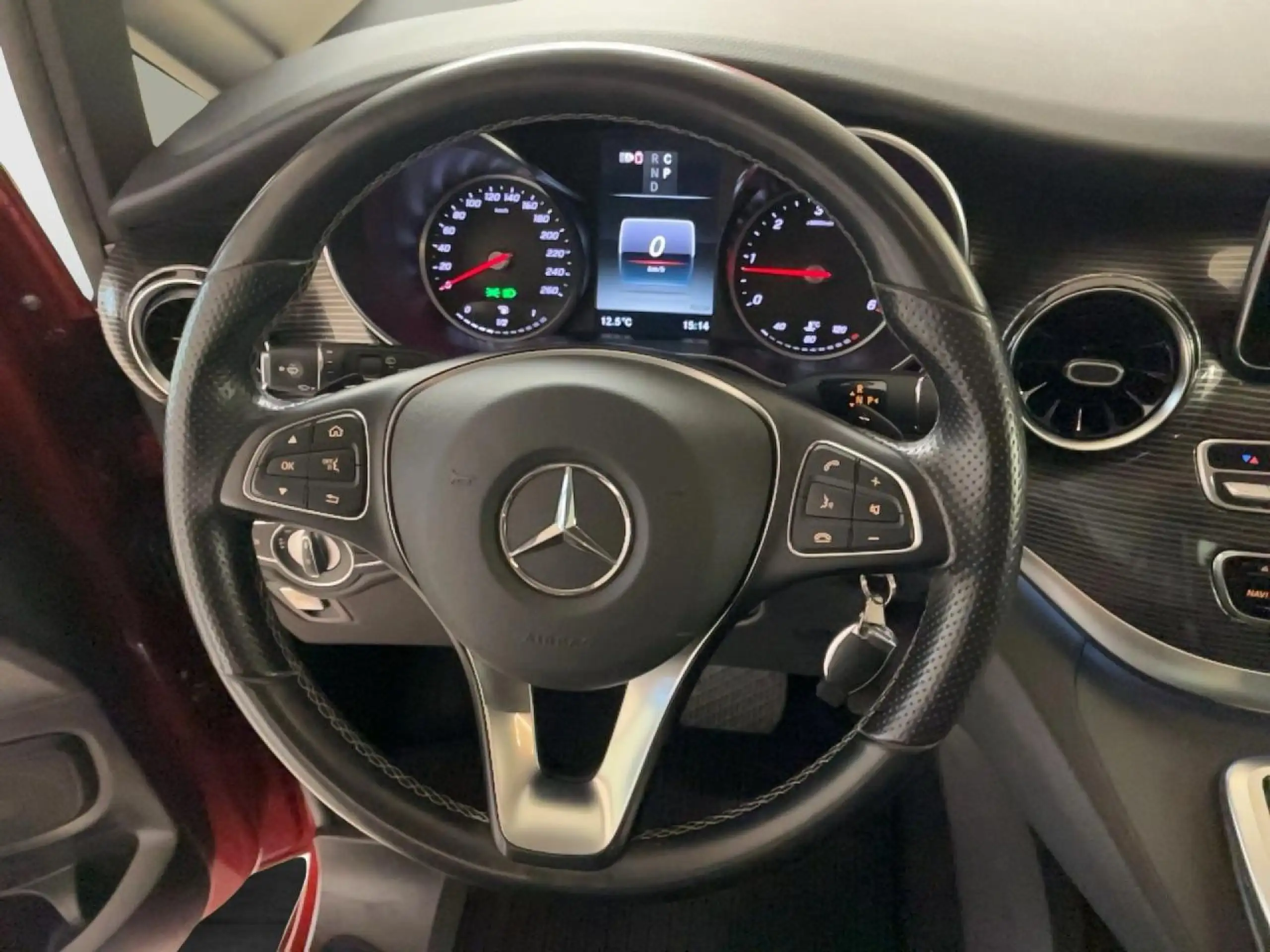 Mercedes-Benz - V 250