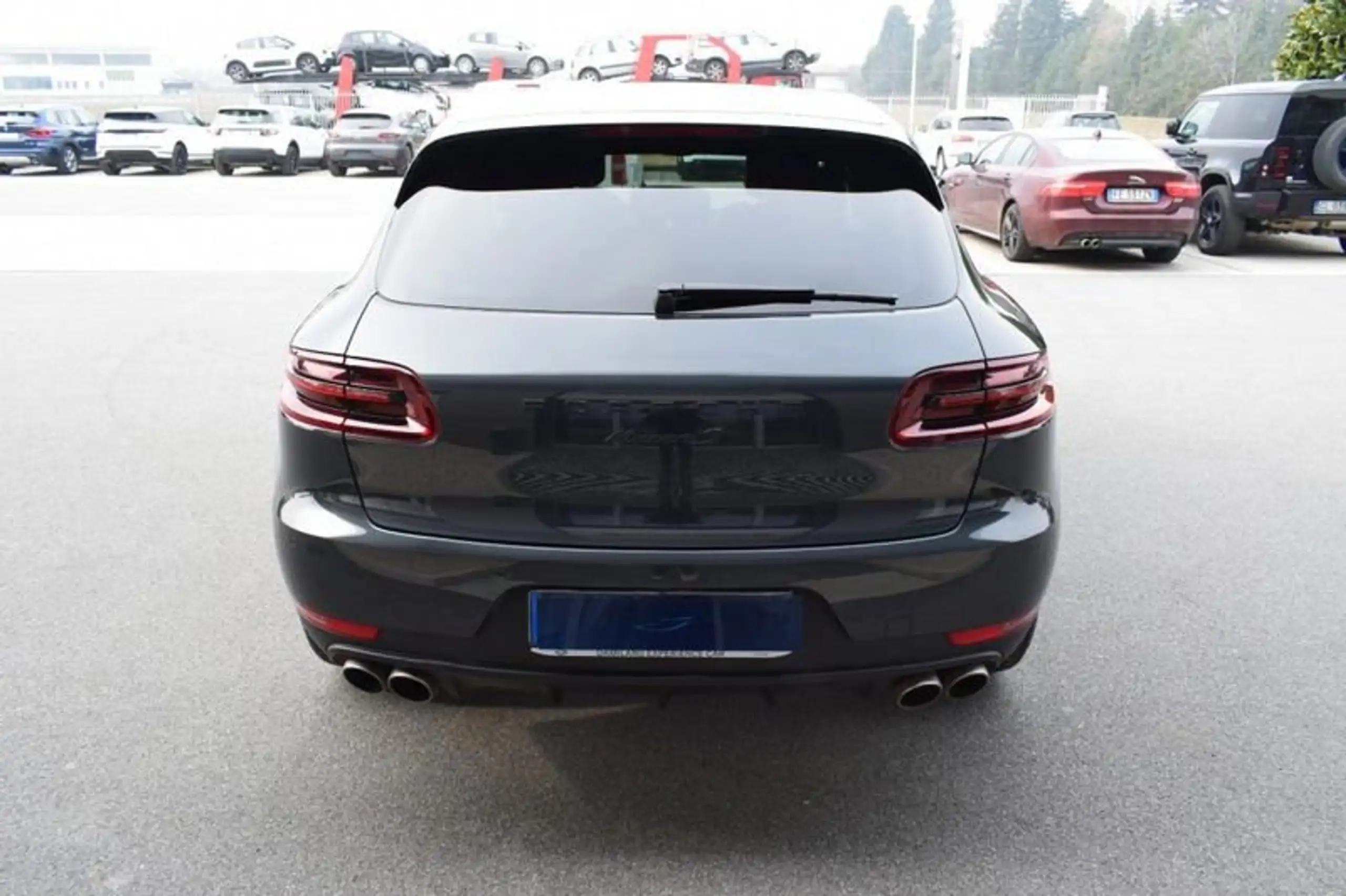 Porsche - Macan