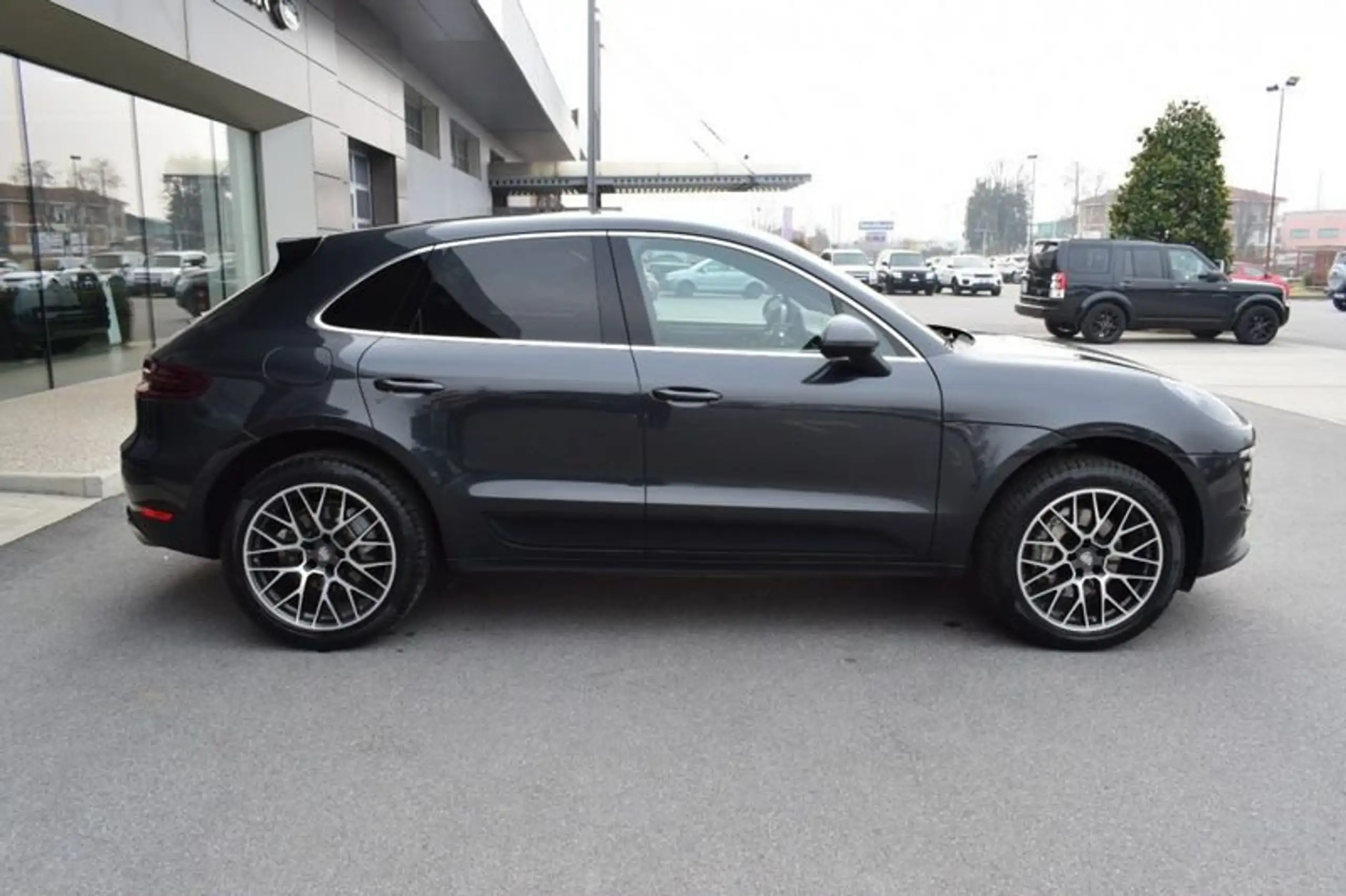 Porsche - Macan