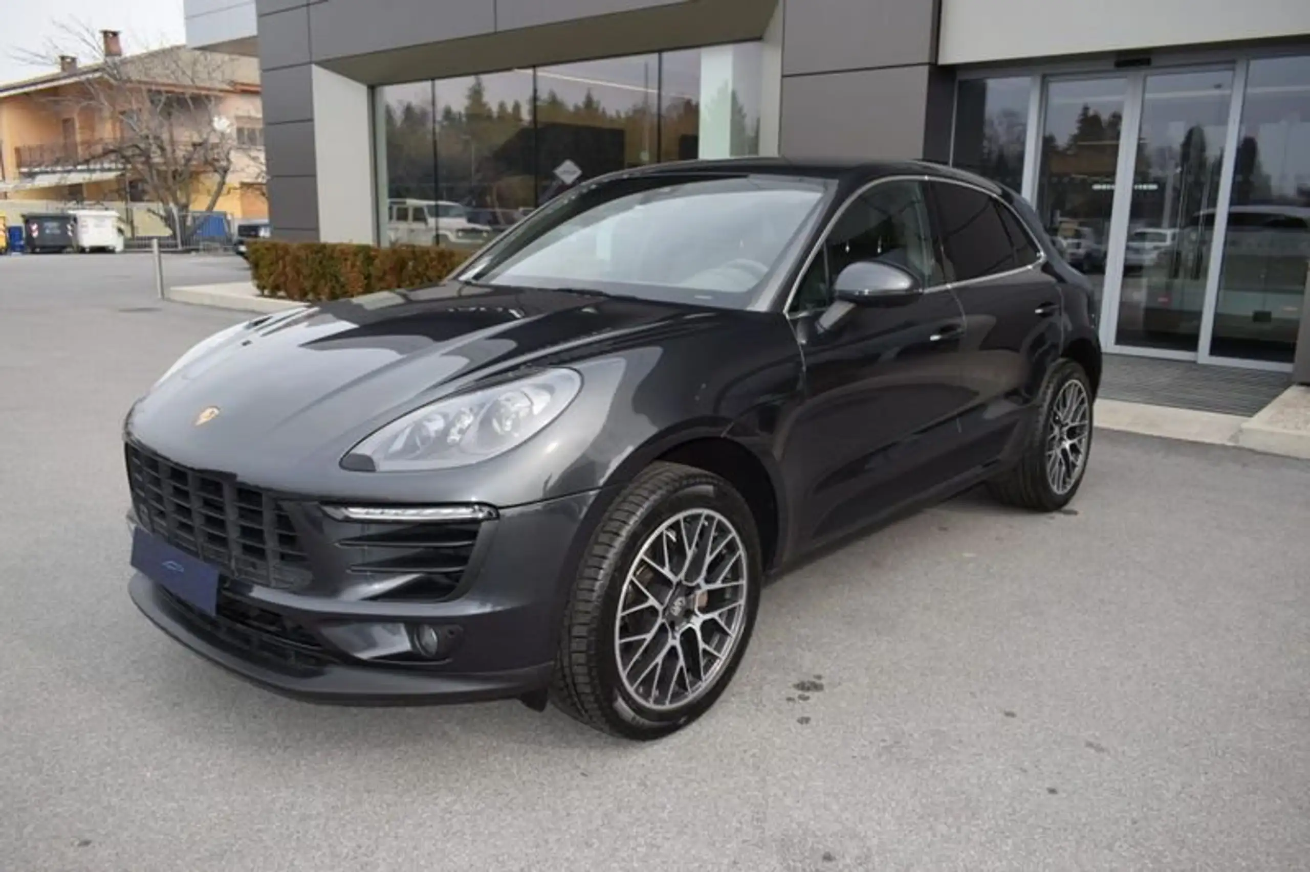 Porsche - Macan