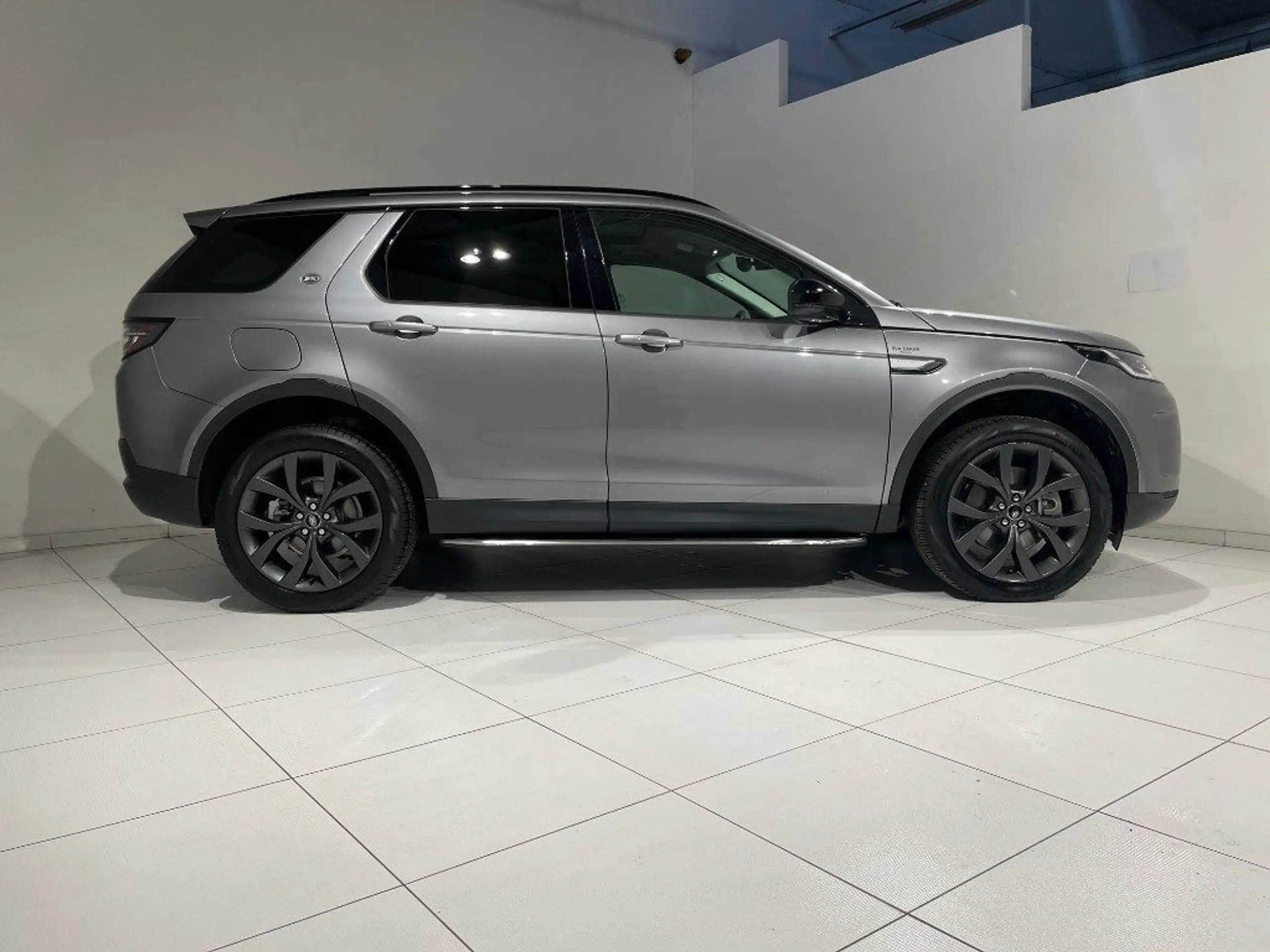 Land Rover - Discovery Sport