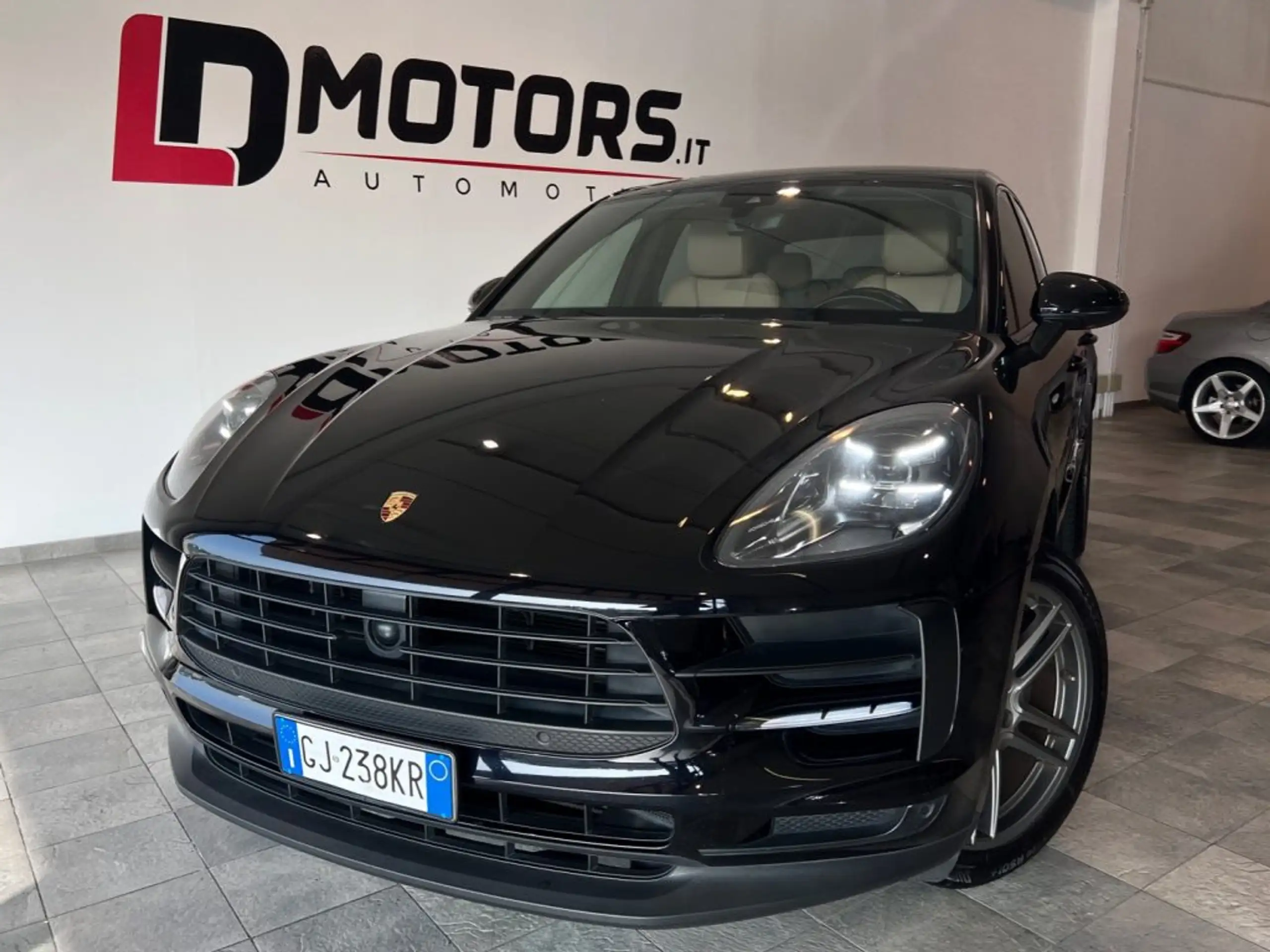 Porsche - Macan