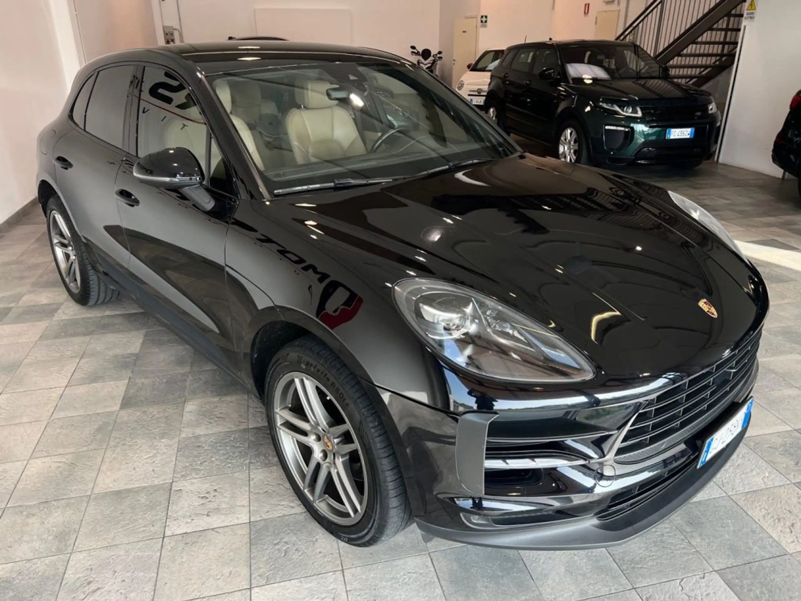 Porsche - Macan