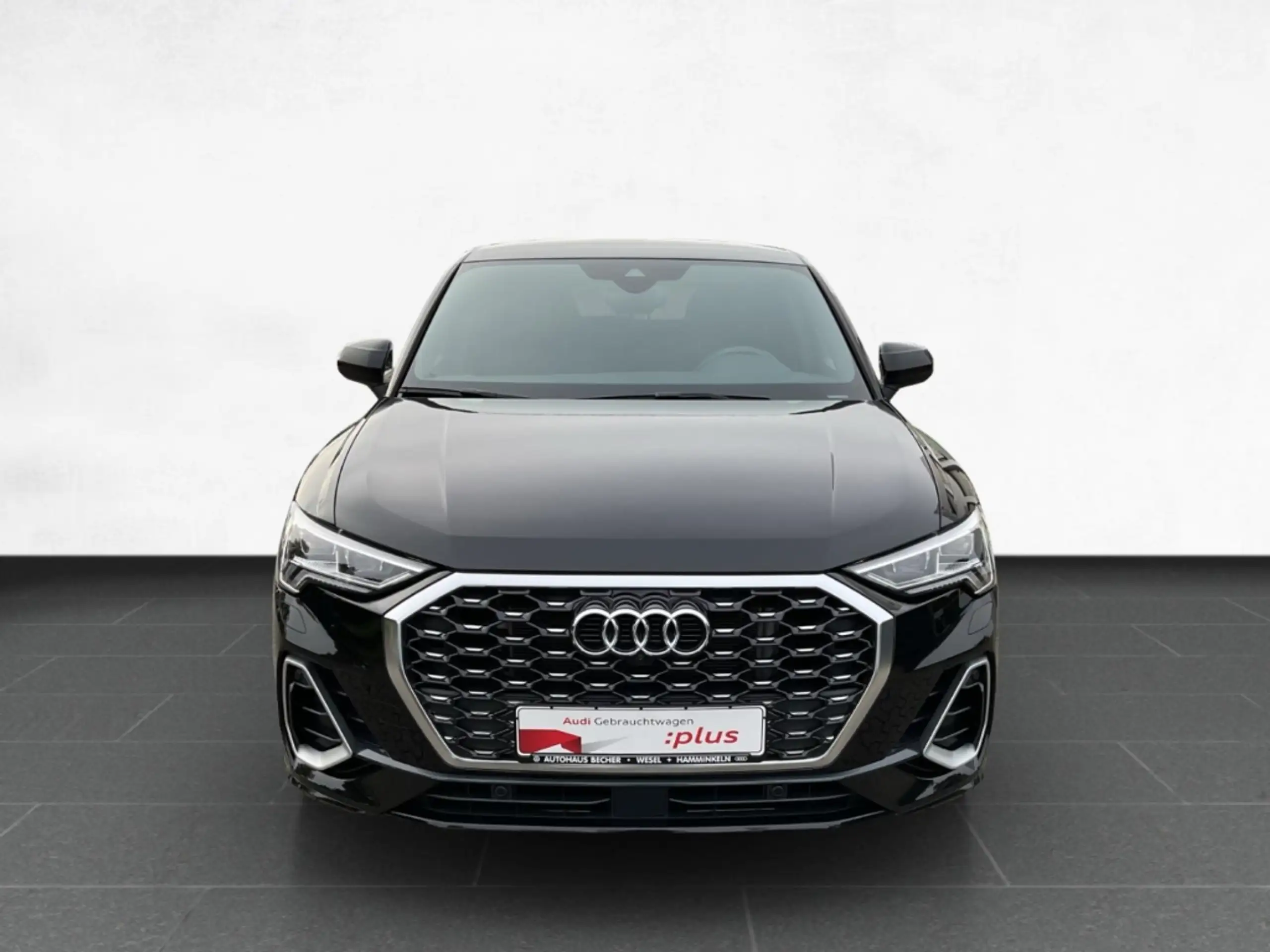 Audi - Q3