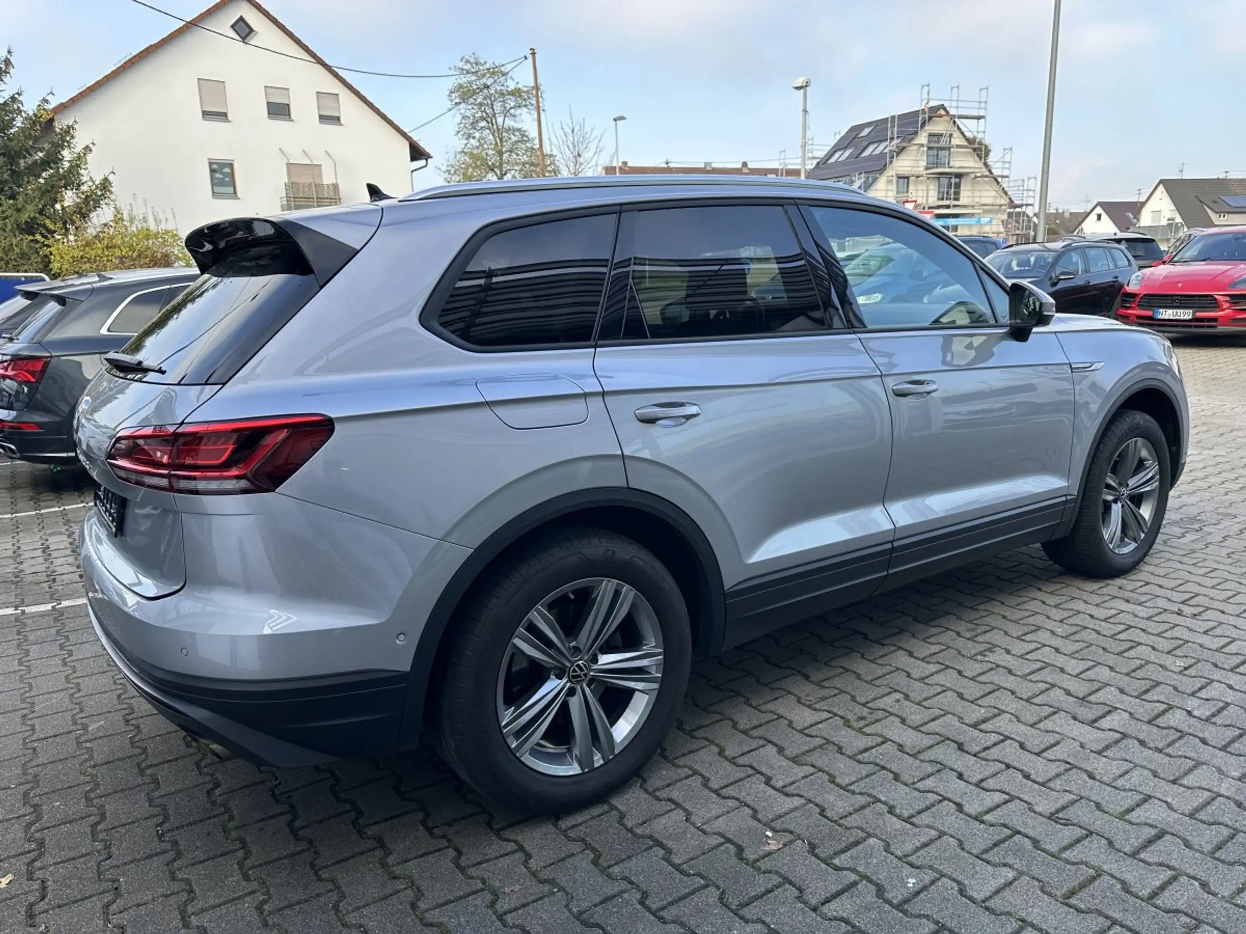 Volkswagen - Touareg