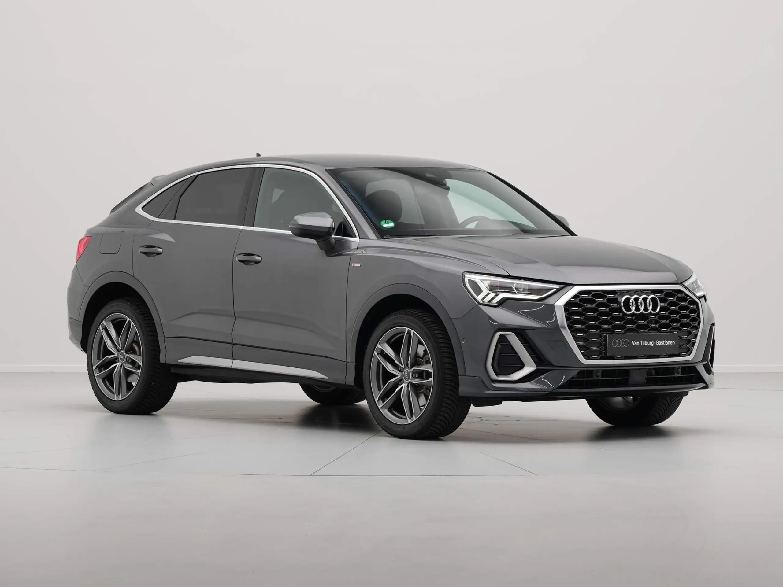 Audi - Q3