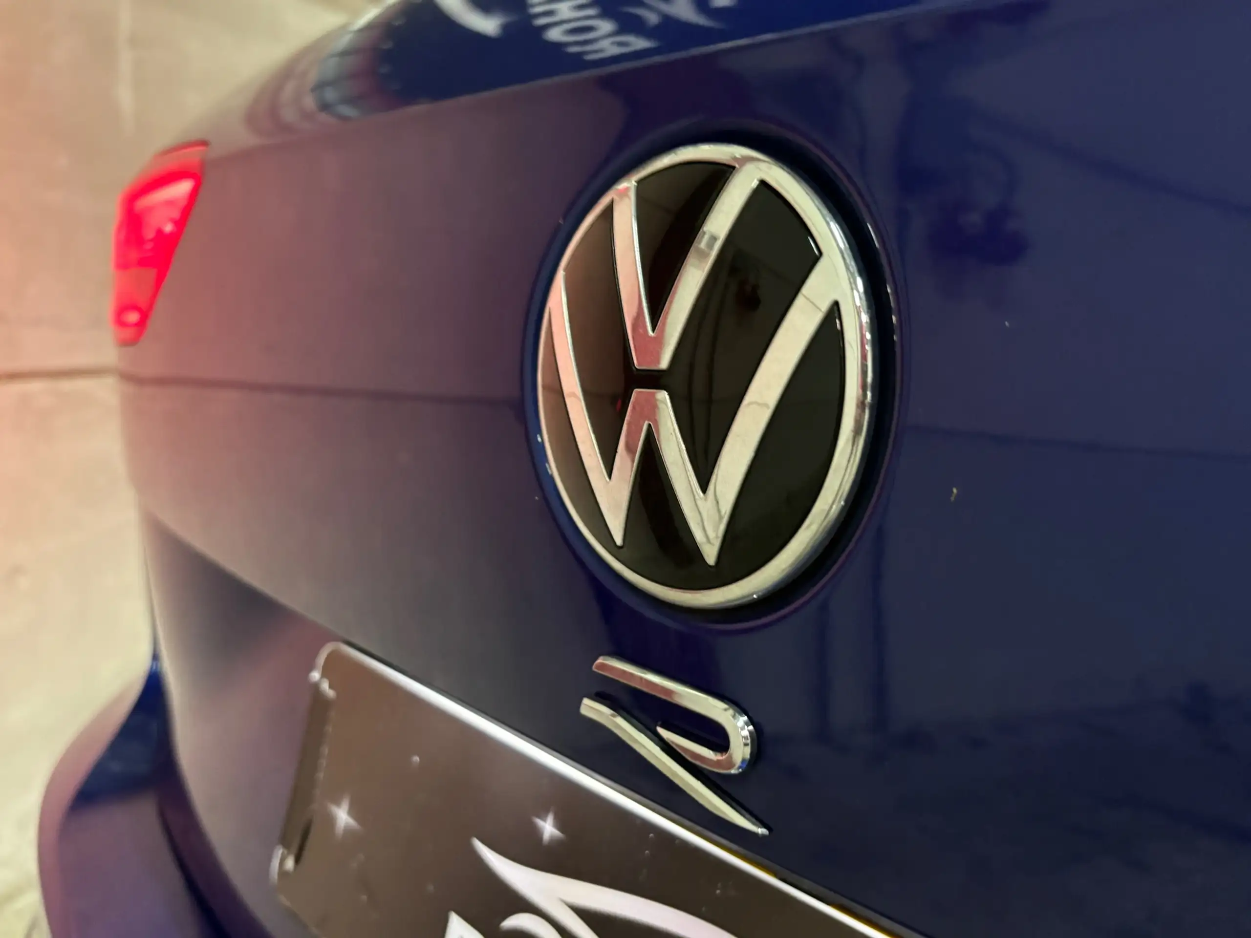 Volkswagen - Golf R