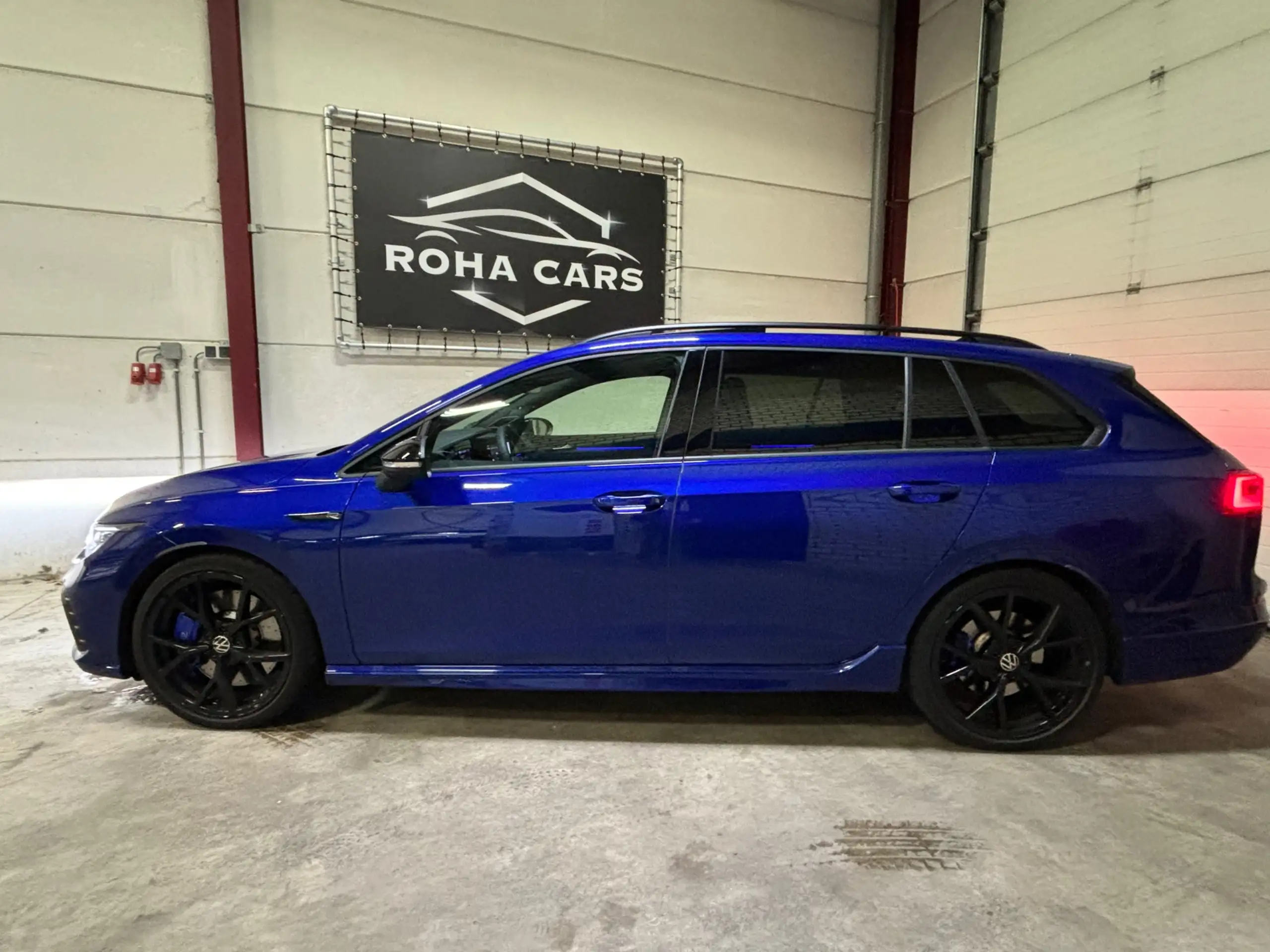 Volkswagen - Golf R