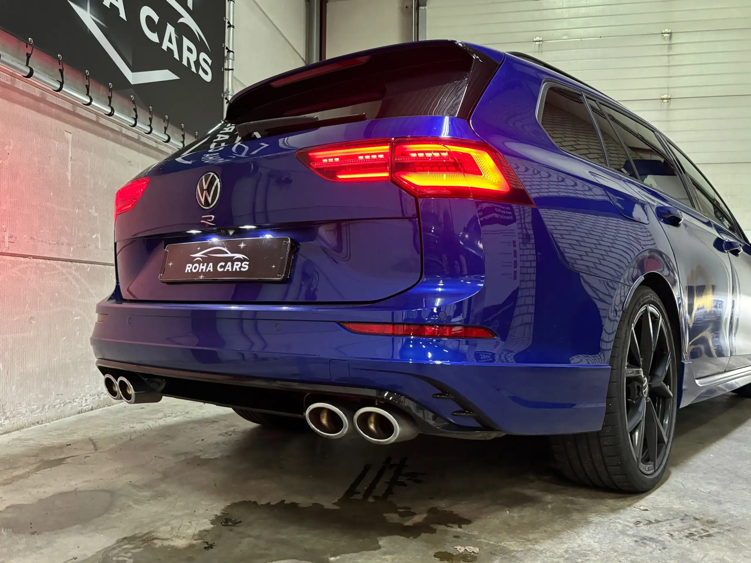 Volkswagen - Golf R