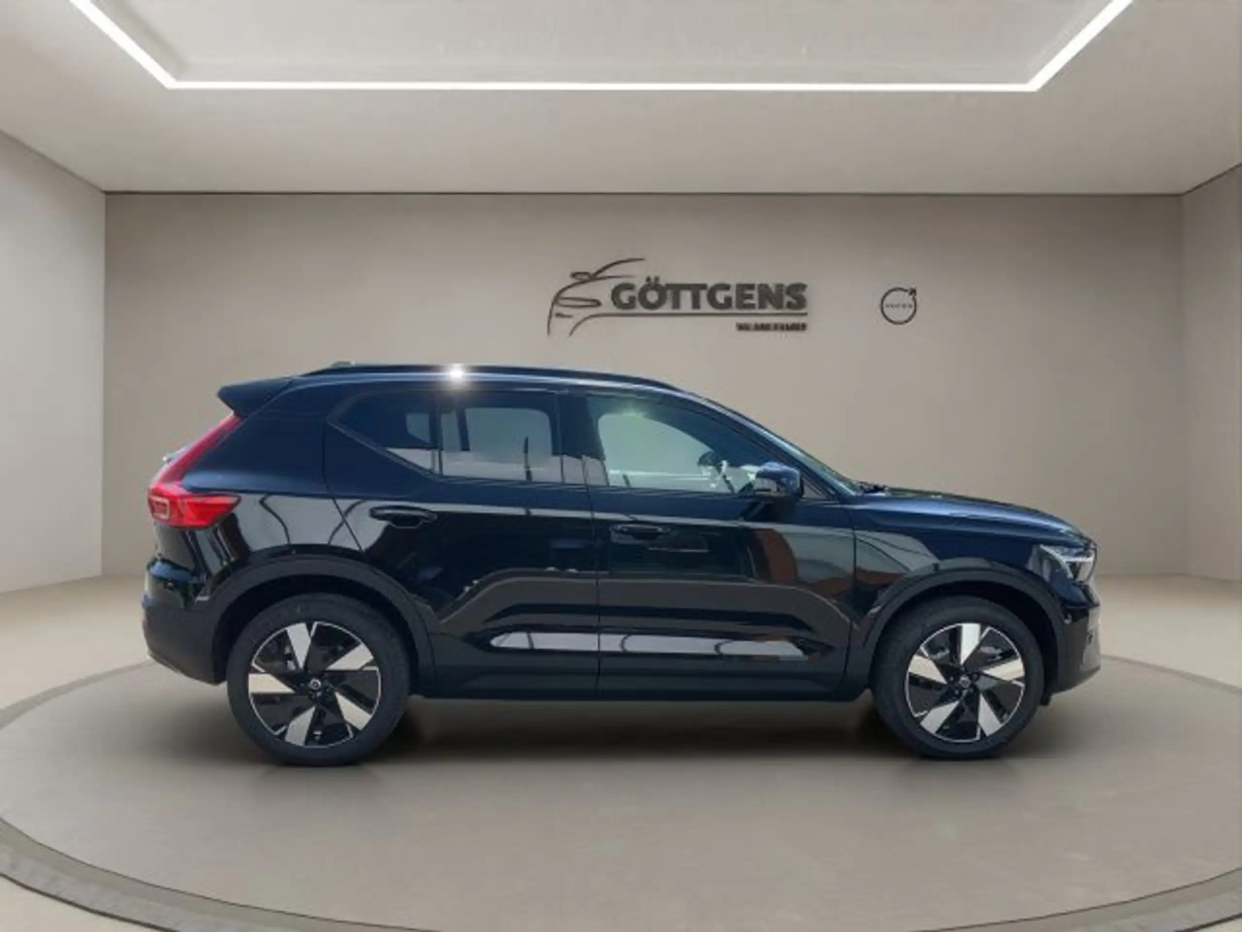 Volvo - XC40