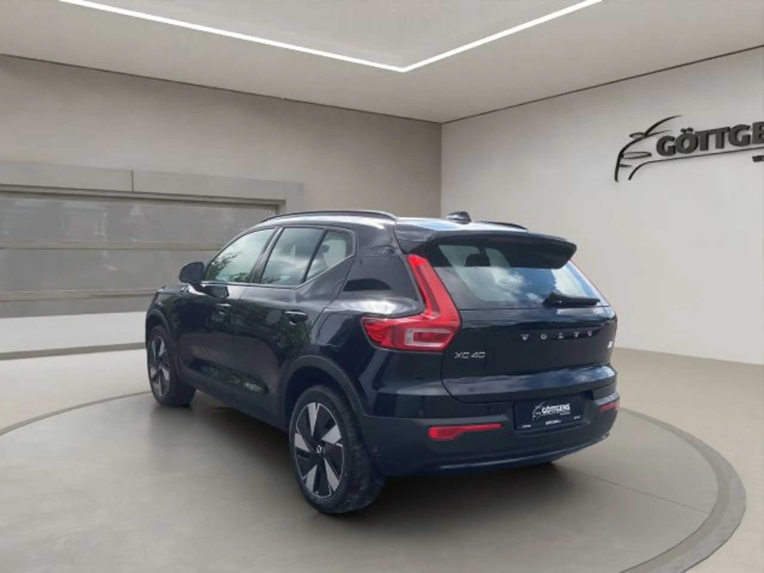 Volvo - XC40