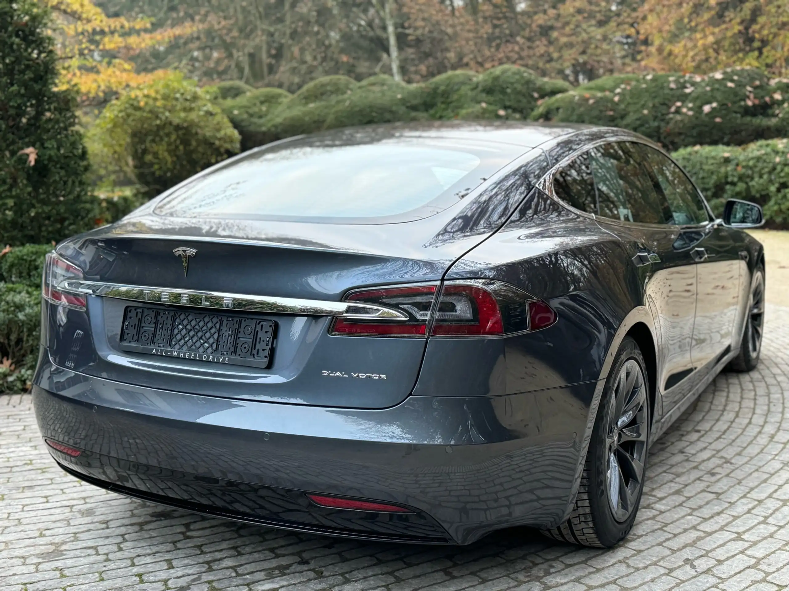 Tesla - Model S