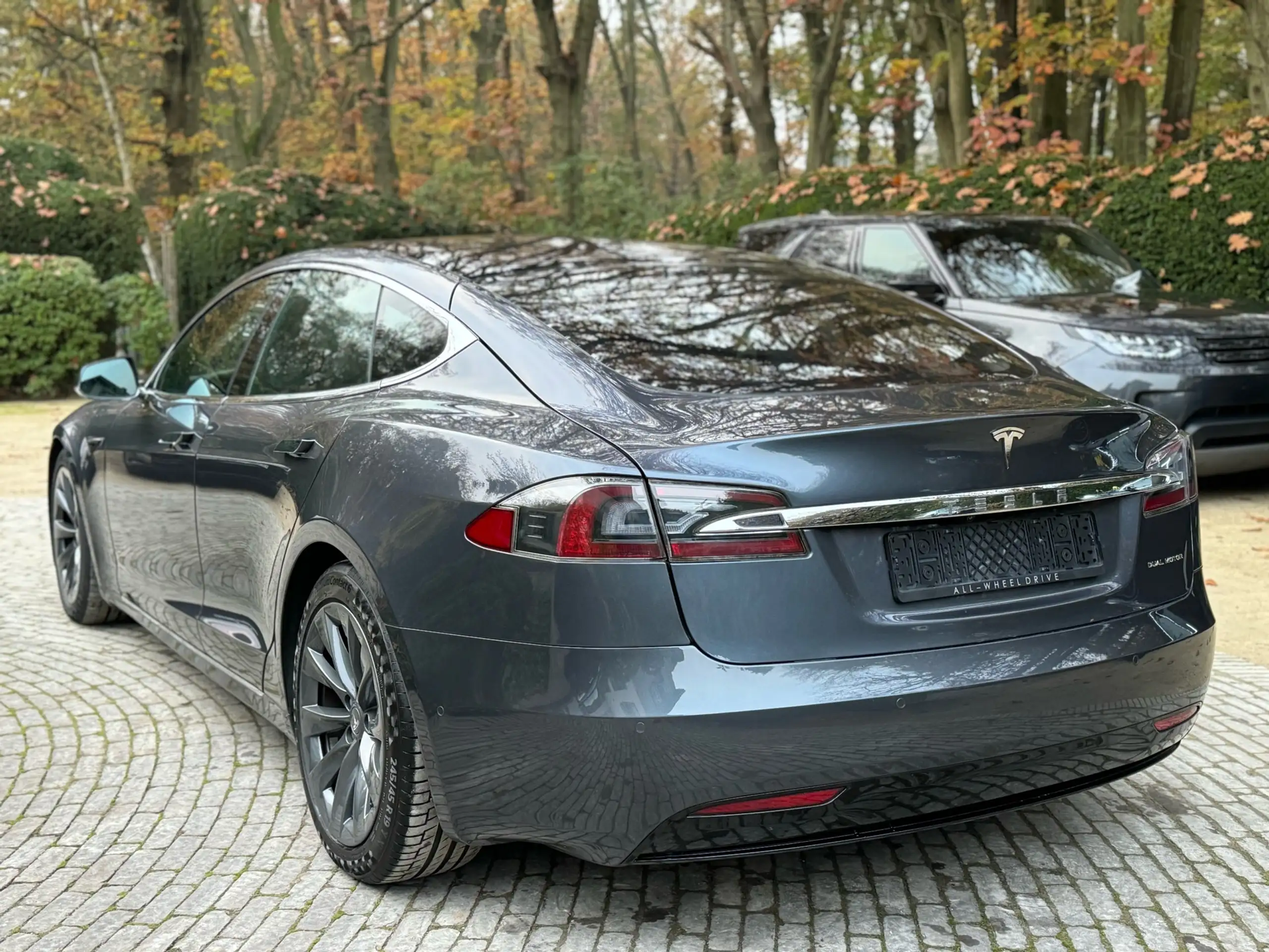 Tesla - Model S