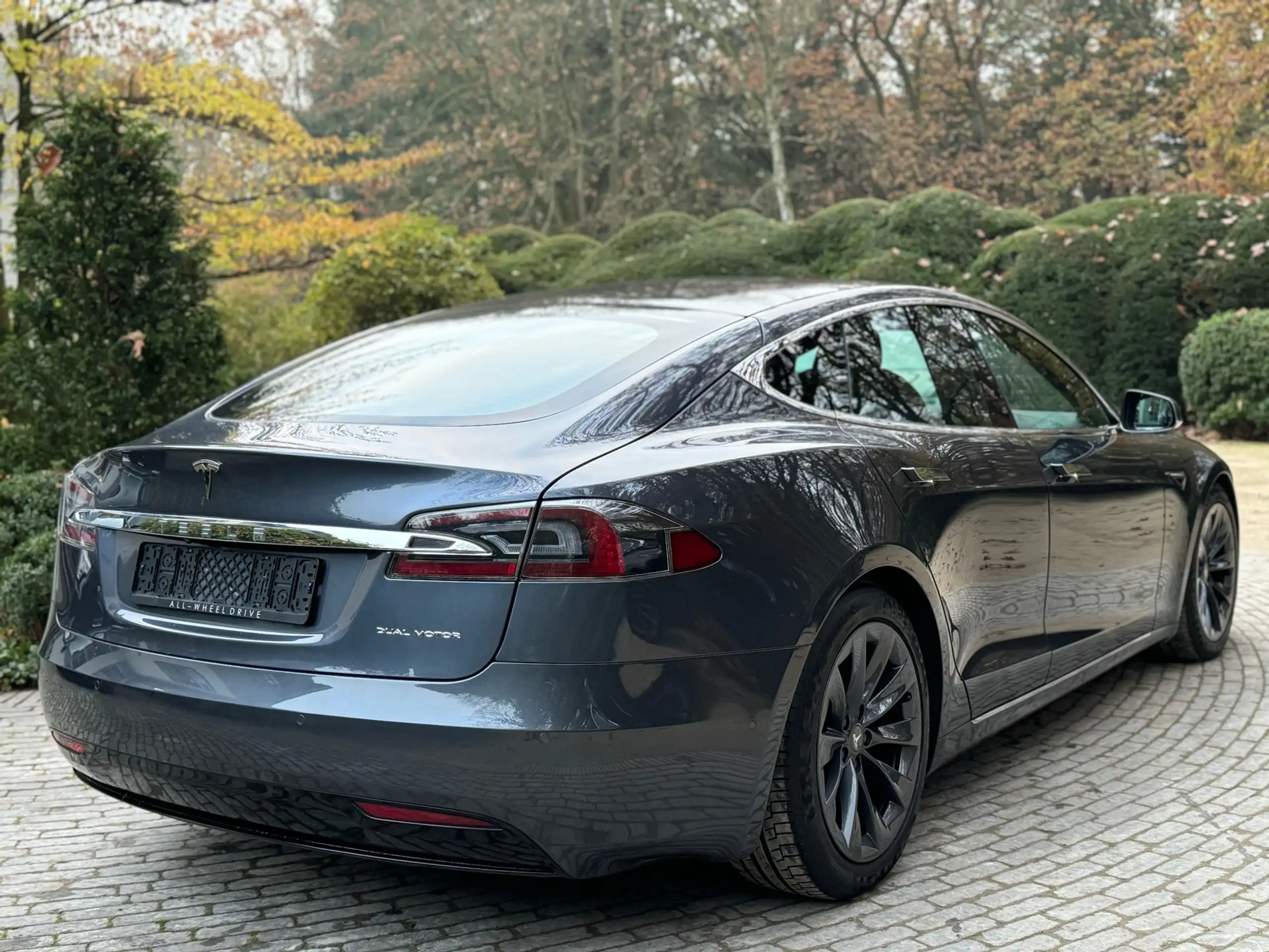 Tesla - Model S