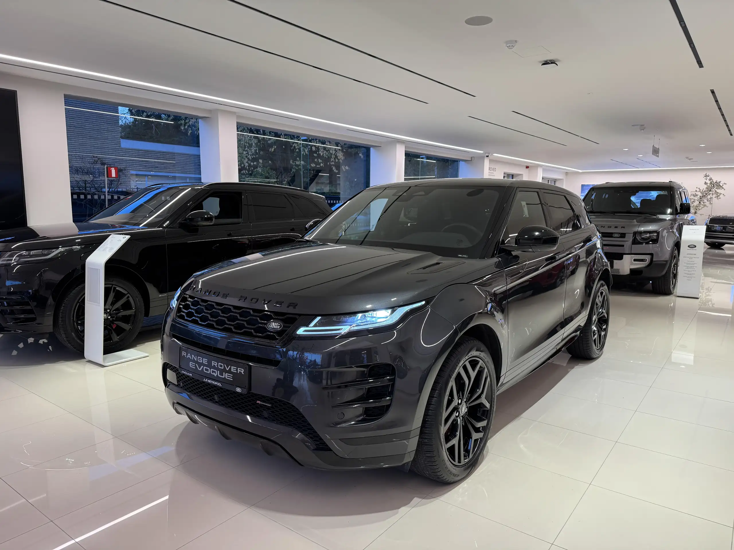 Land Rover - Range Rover Evoque