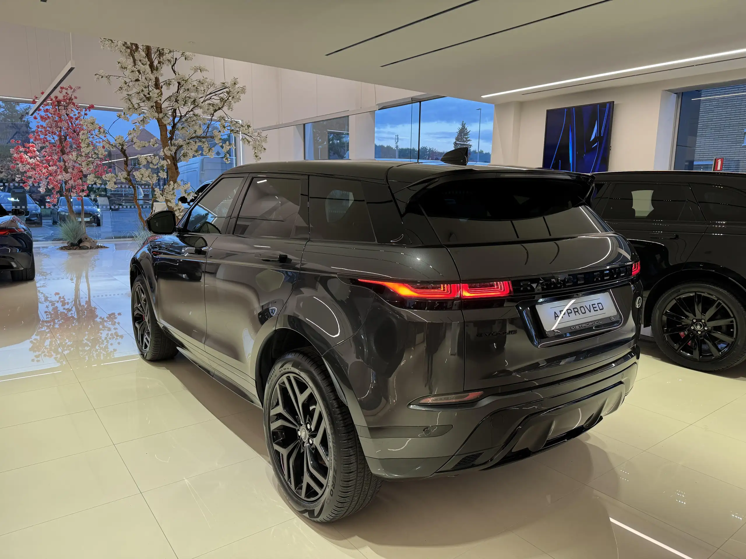 Land Rover - Range Rover Evoque