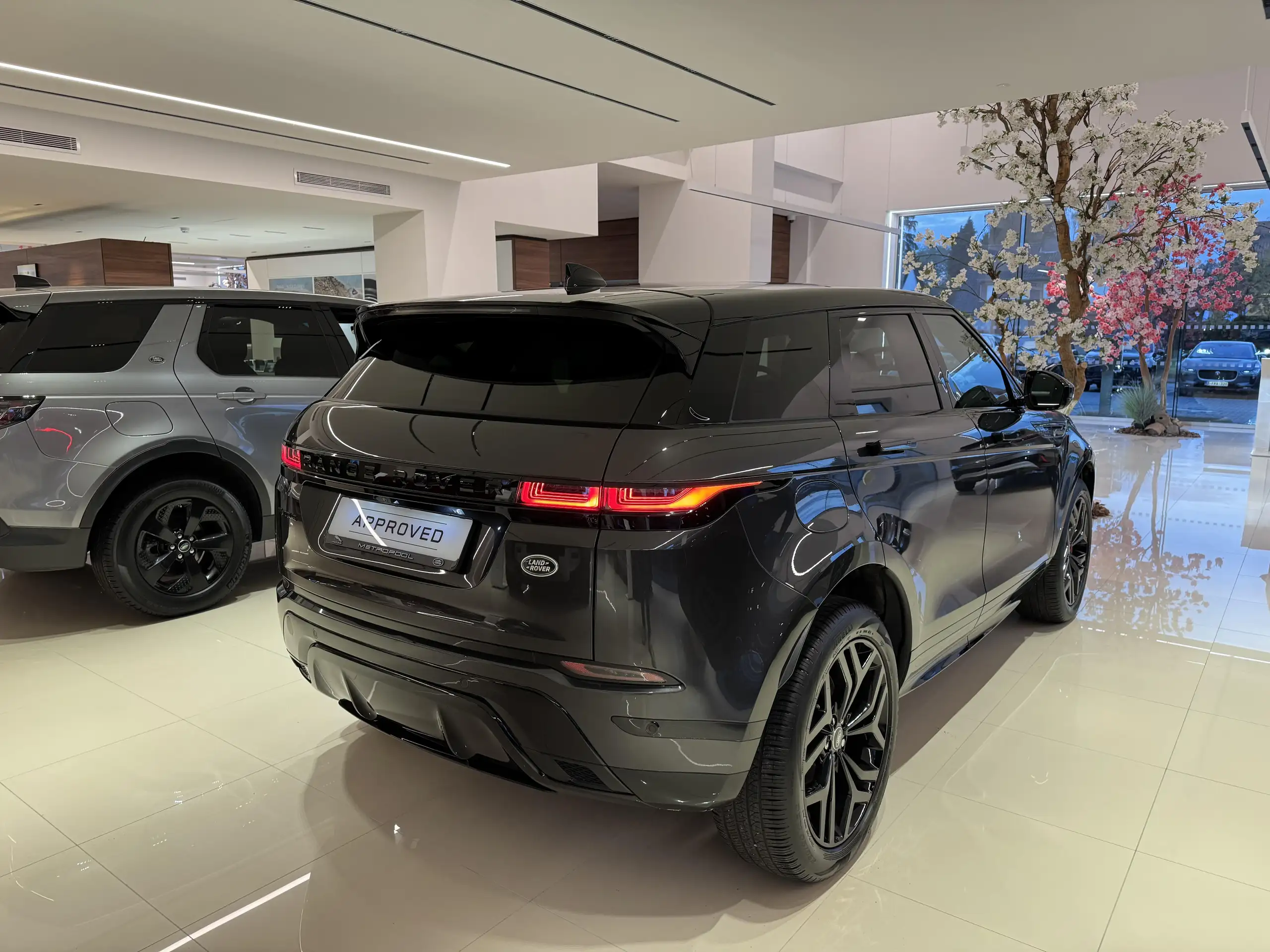 Land Rover - Range Rover Evoque