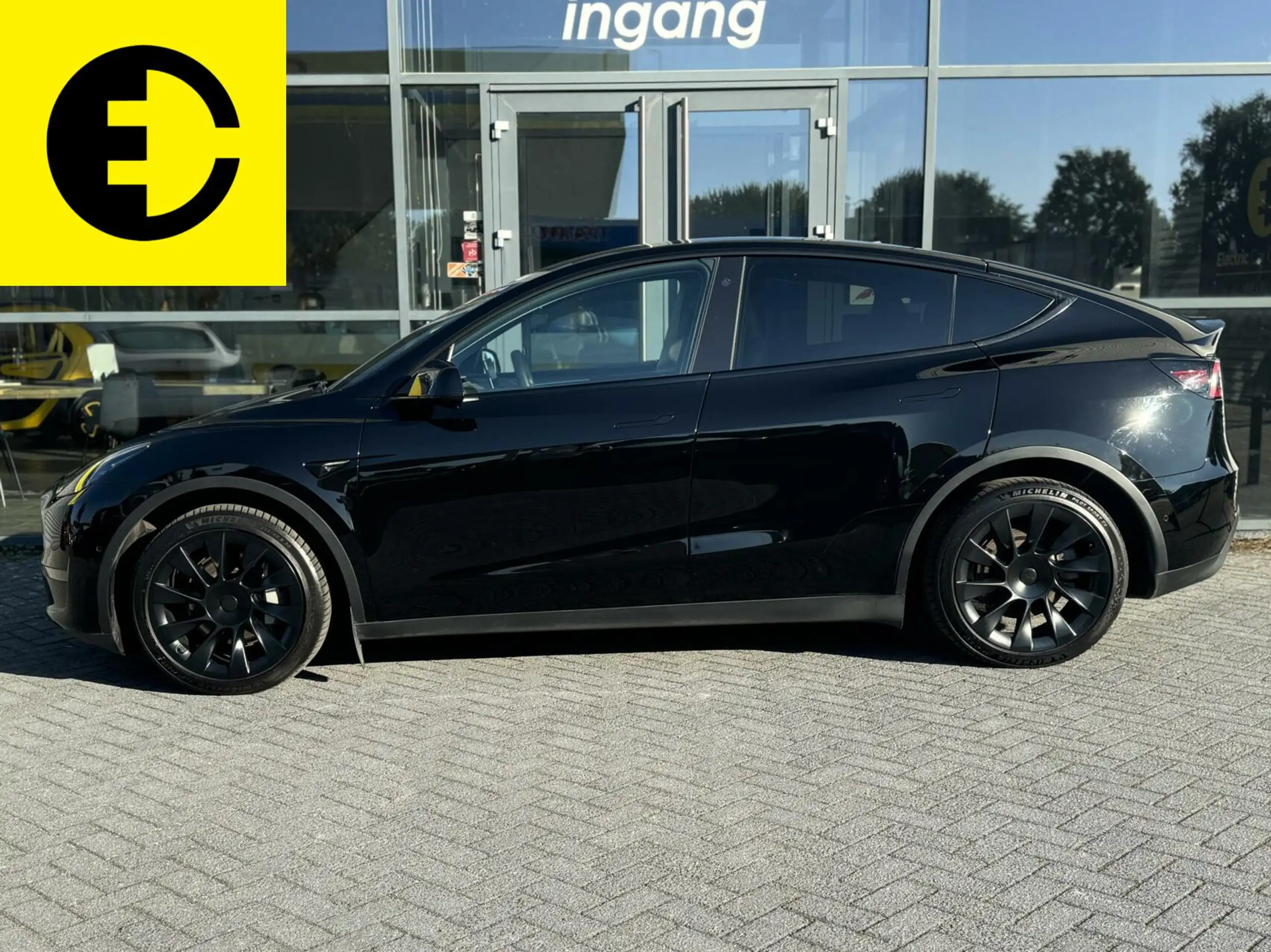 Tesla - Model Y