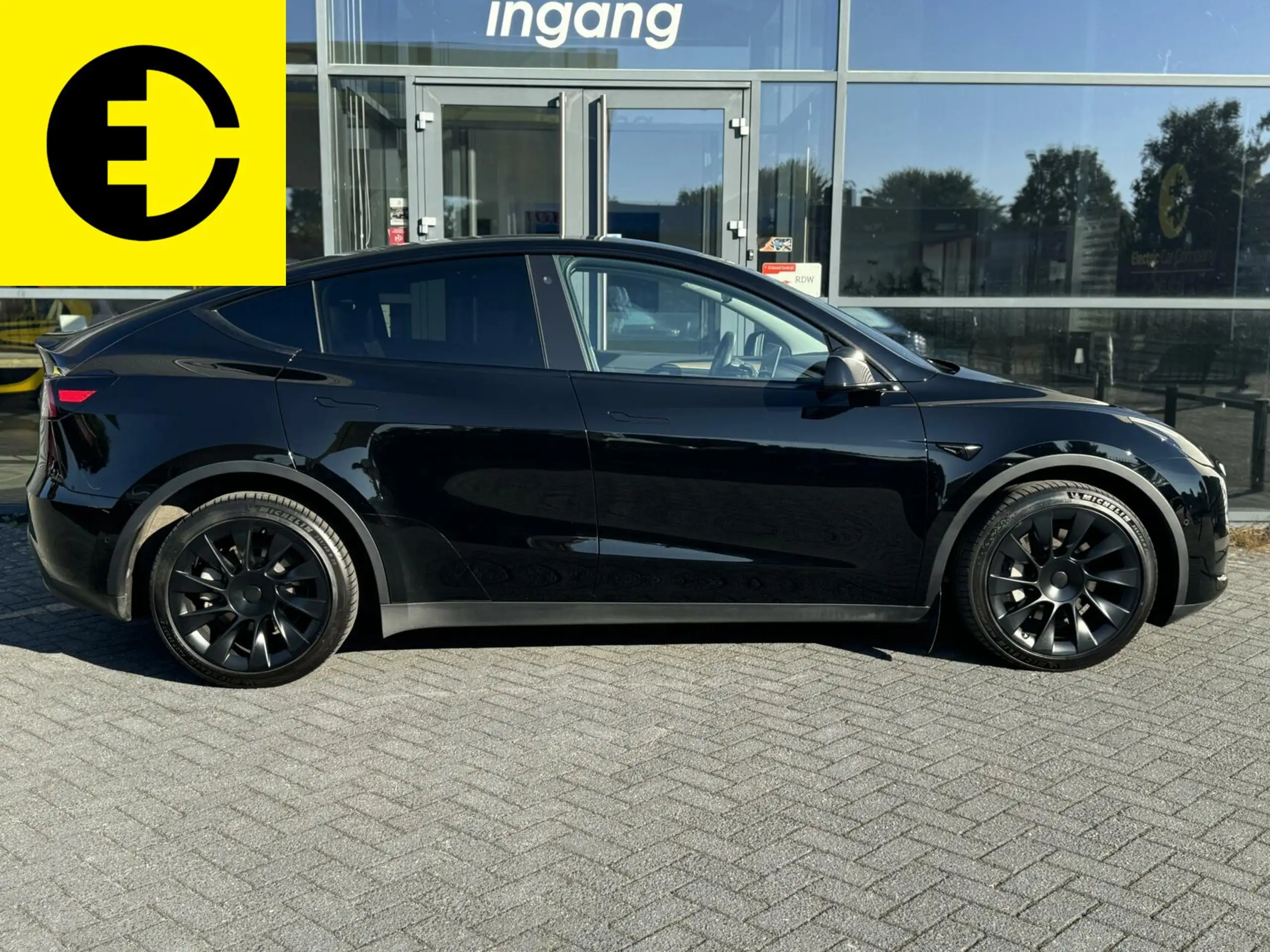 Tesla - Model Y