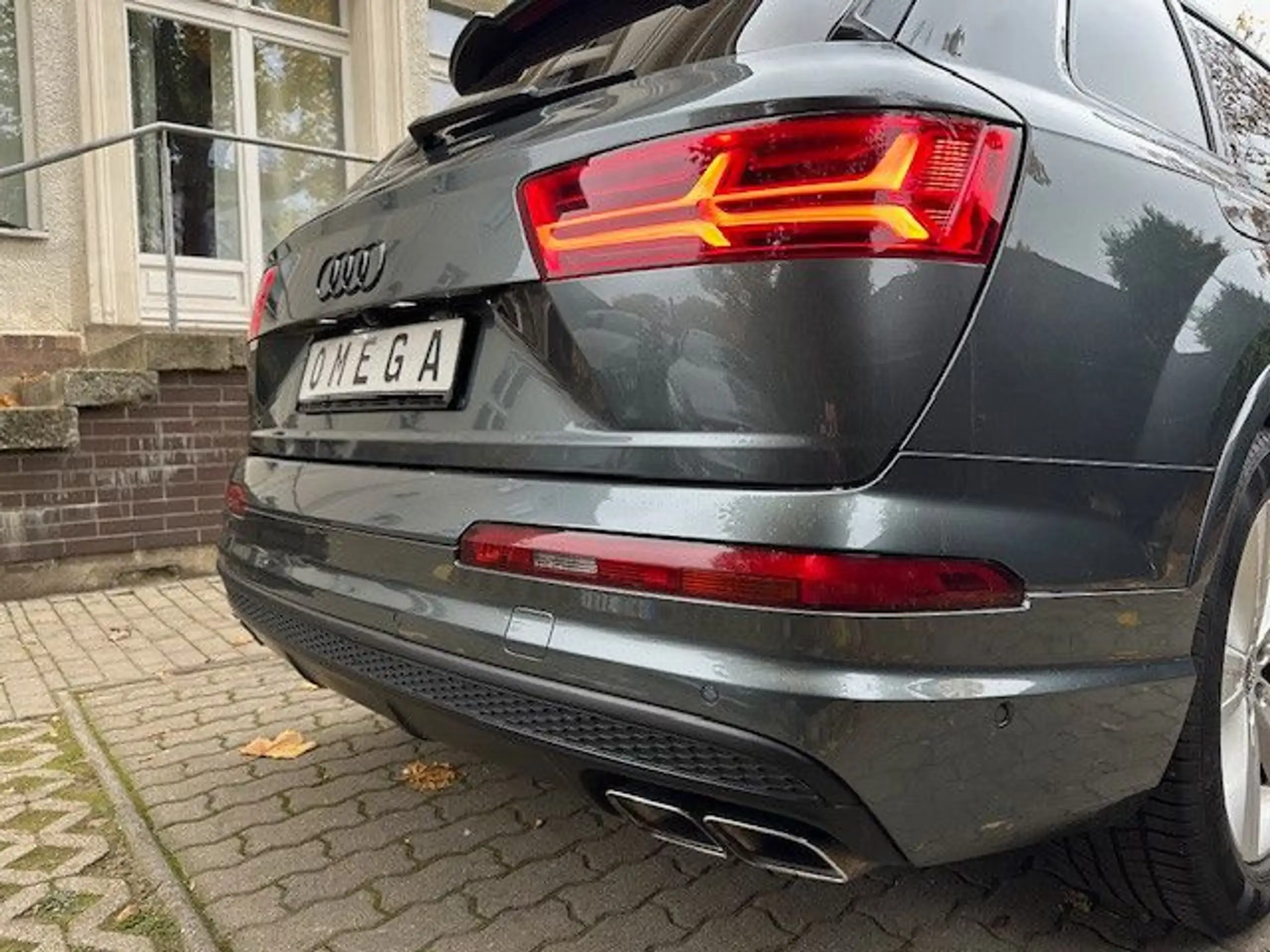 Audi - SQ7