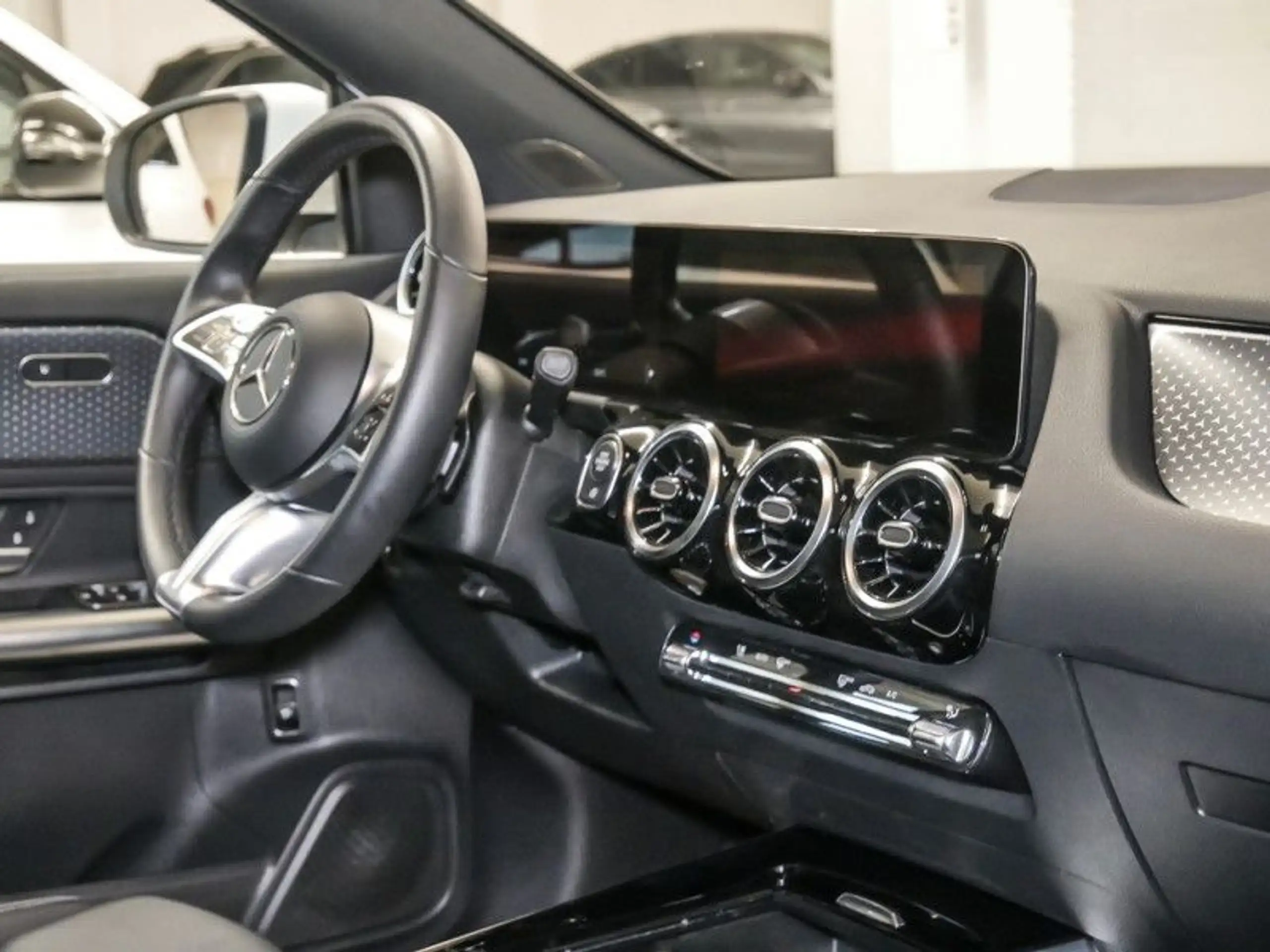 Mercedes-Benz - GLA 200