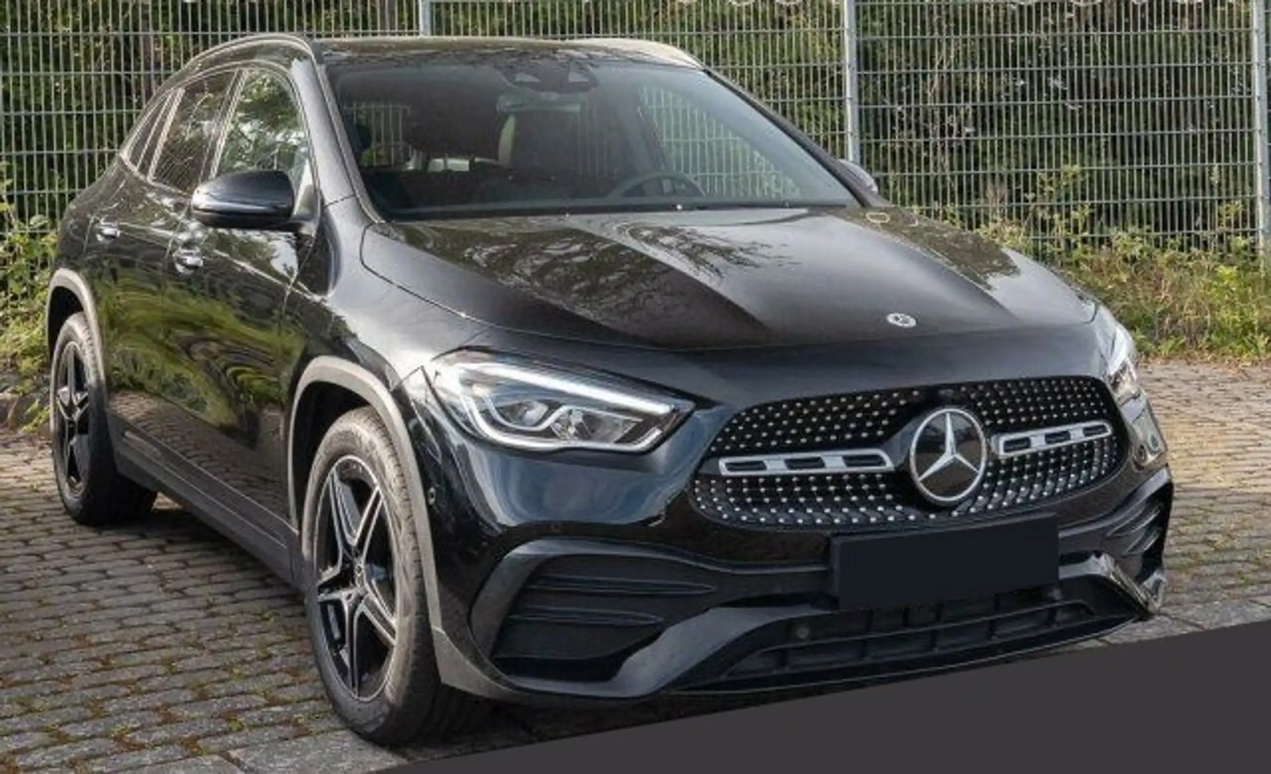 Mercedes-Benz - GLA 180