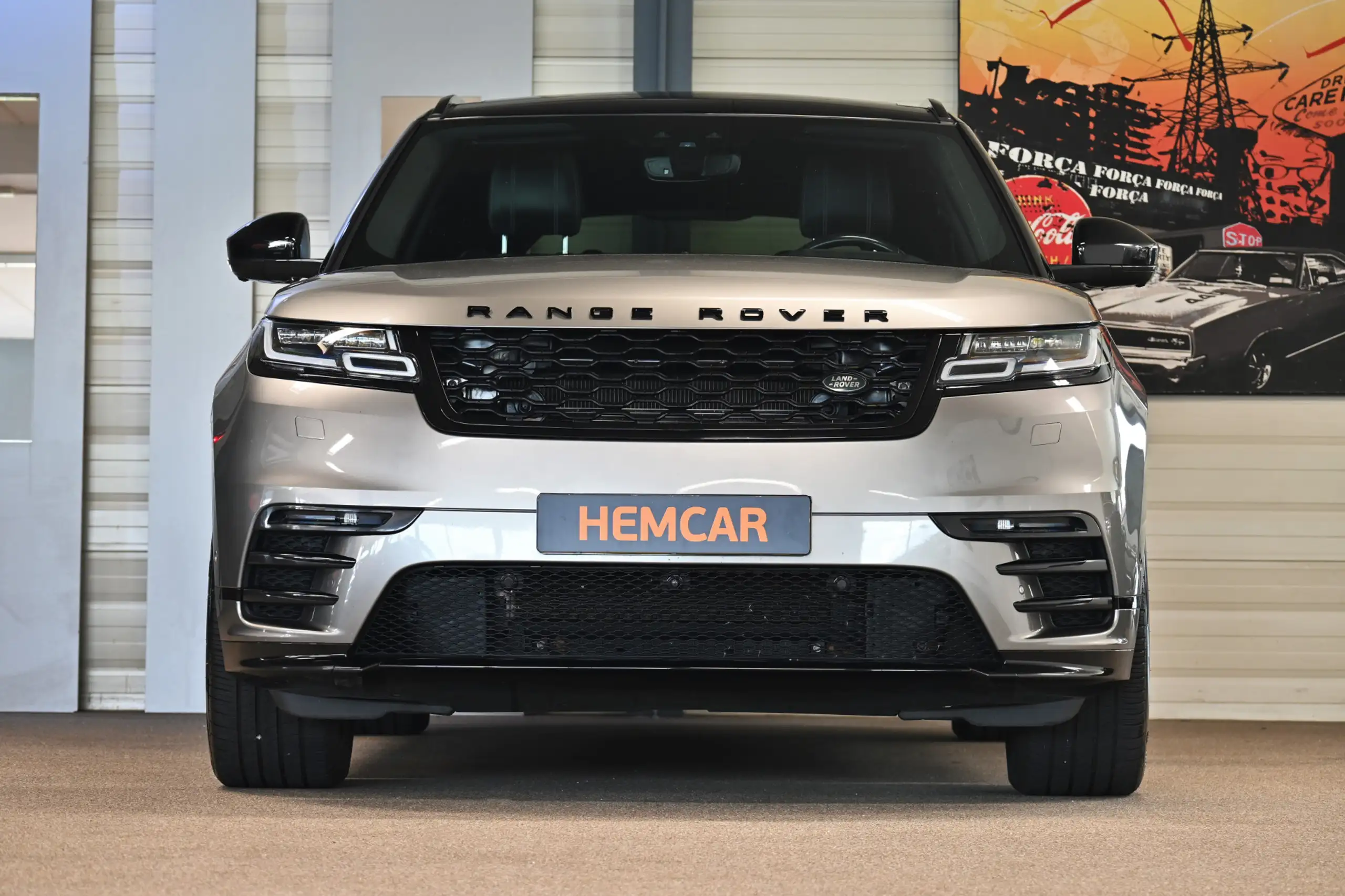 Land Rover - Range Rover Velar