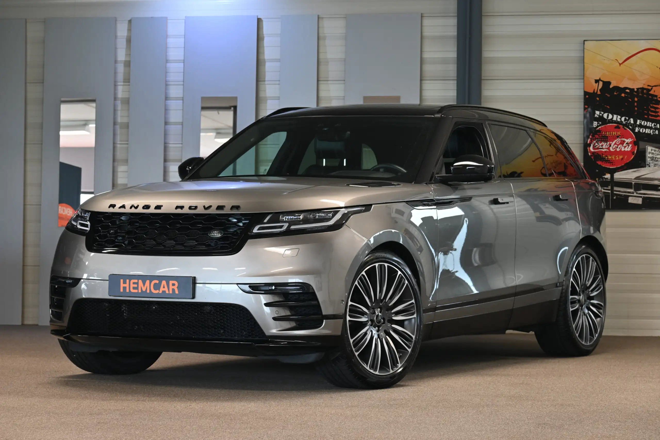 Land Rover - Range Rover Velar