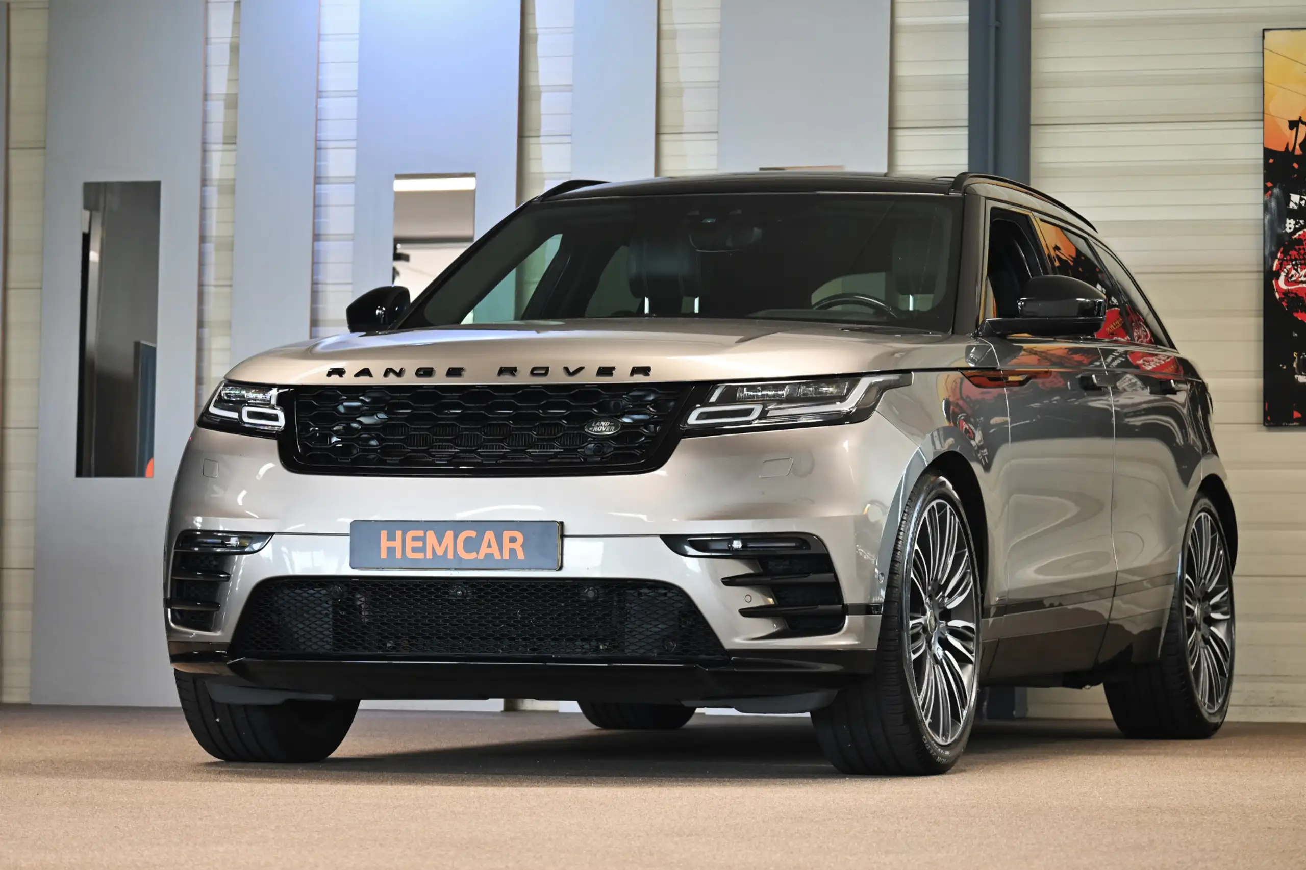 Land Rover - Range Rover Velar