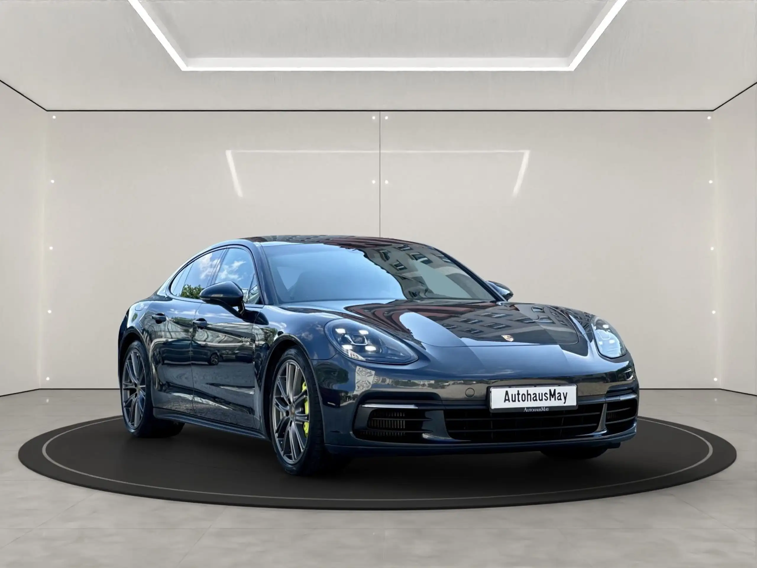 Porsche - Panamera