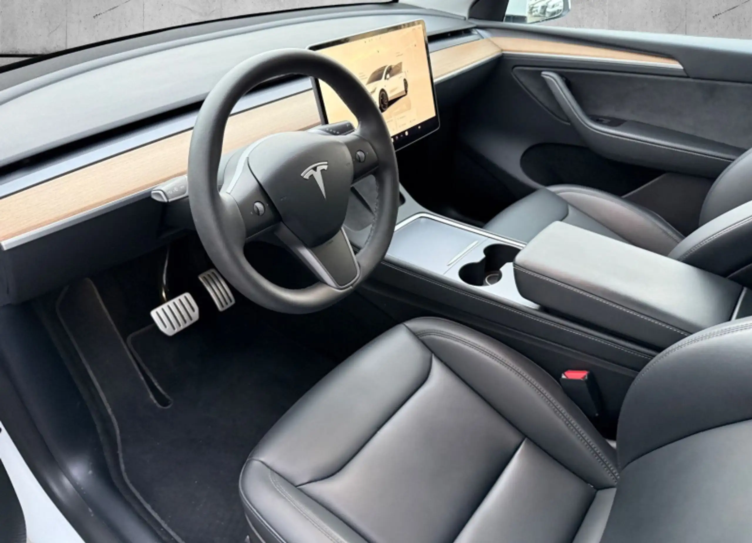 Tesla - Model Y