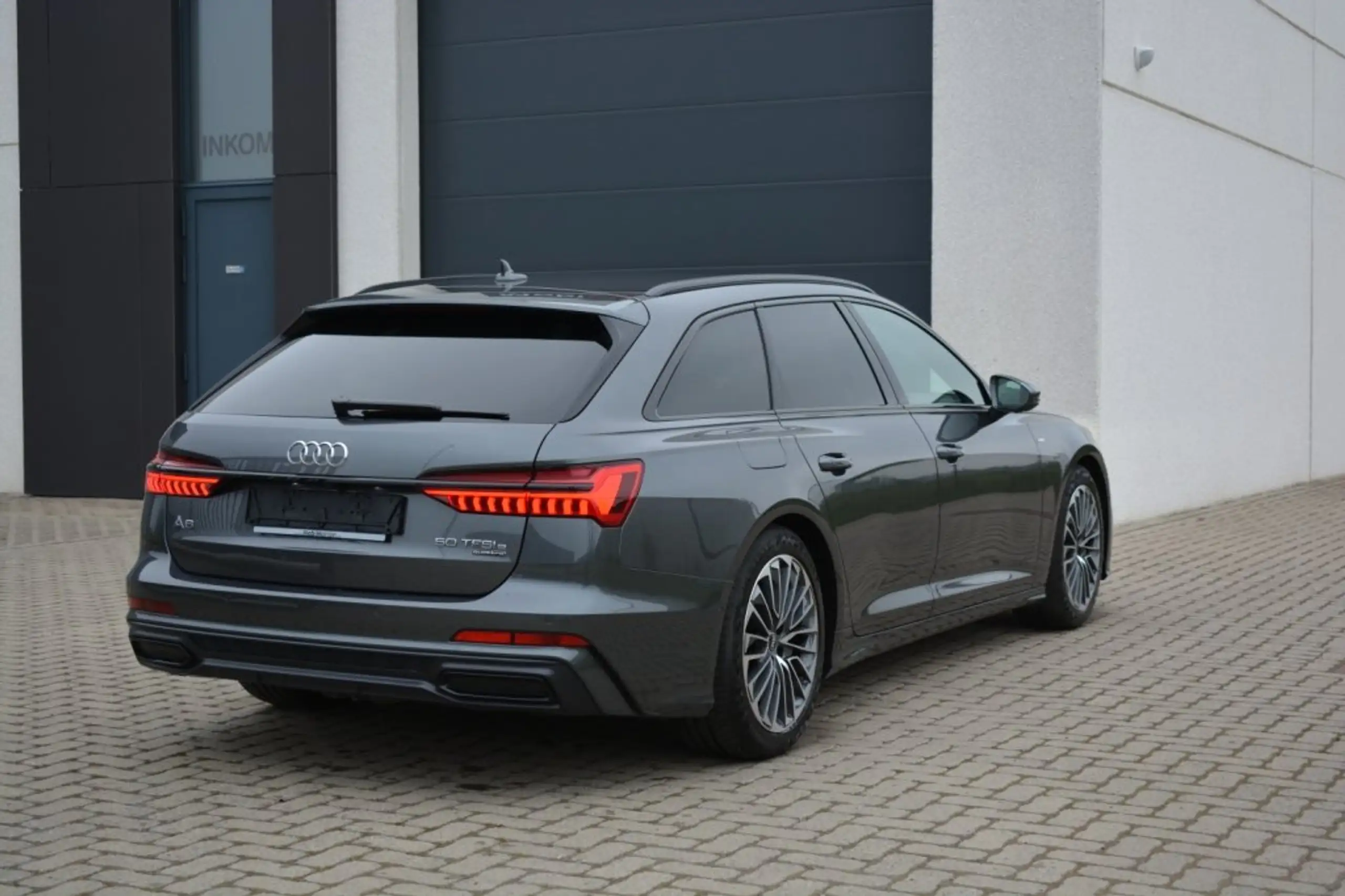 Audi - A6