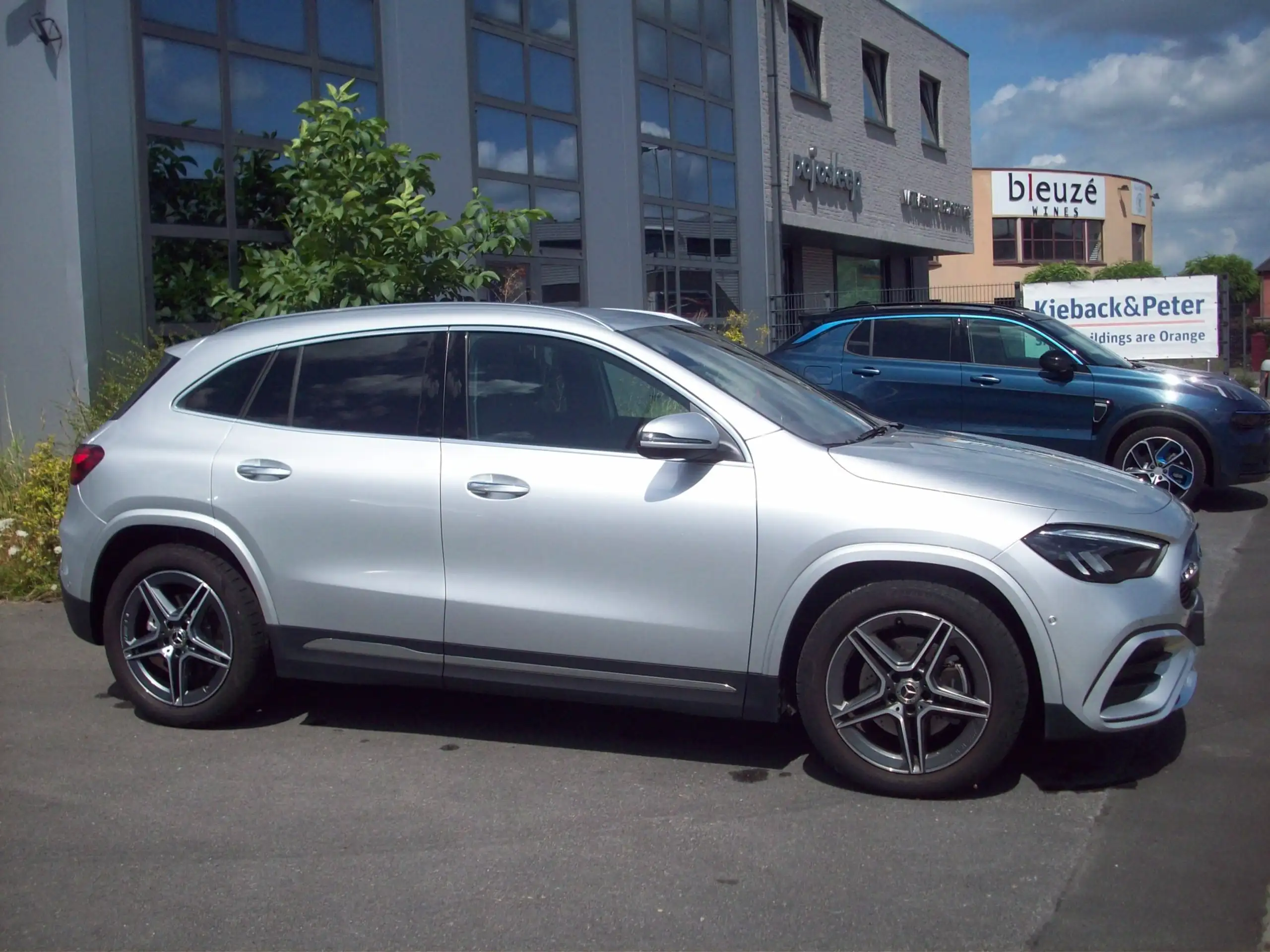 Mercedes-Benz - GLA 220